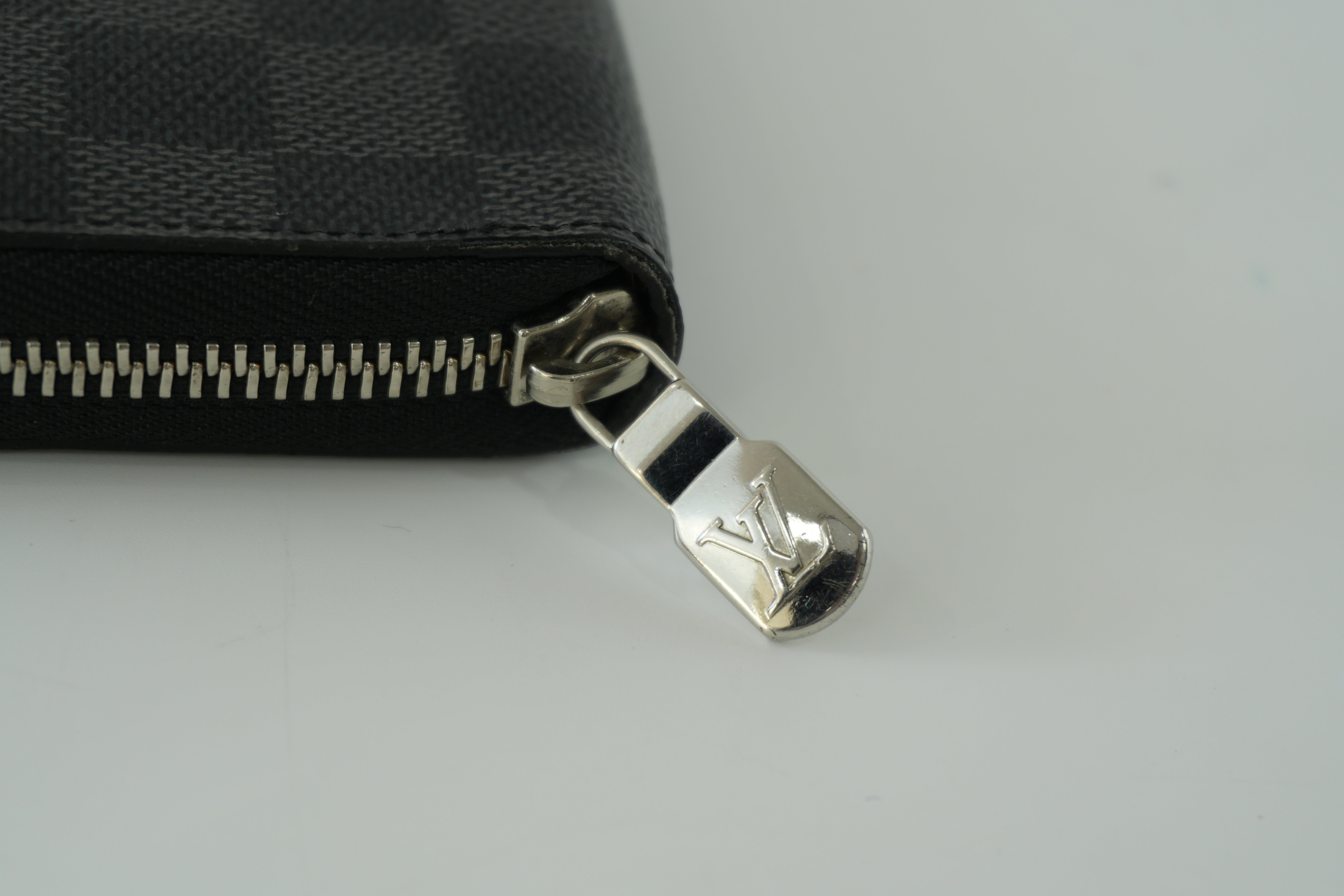 Louis Vuitton Damier Graphite Zippy Organizer Used