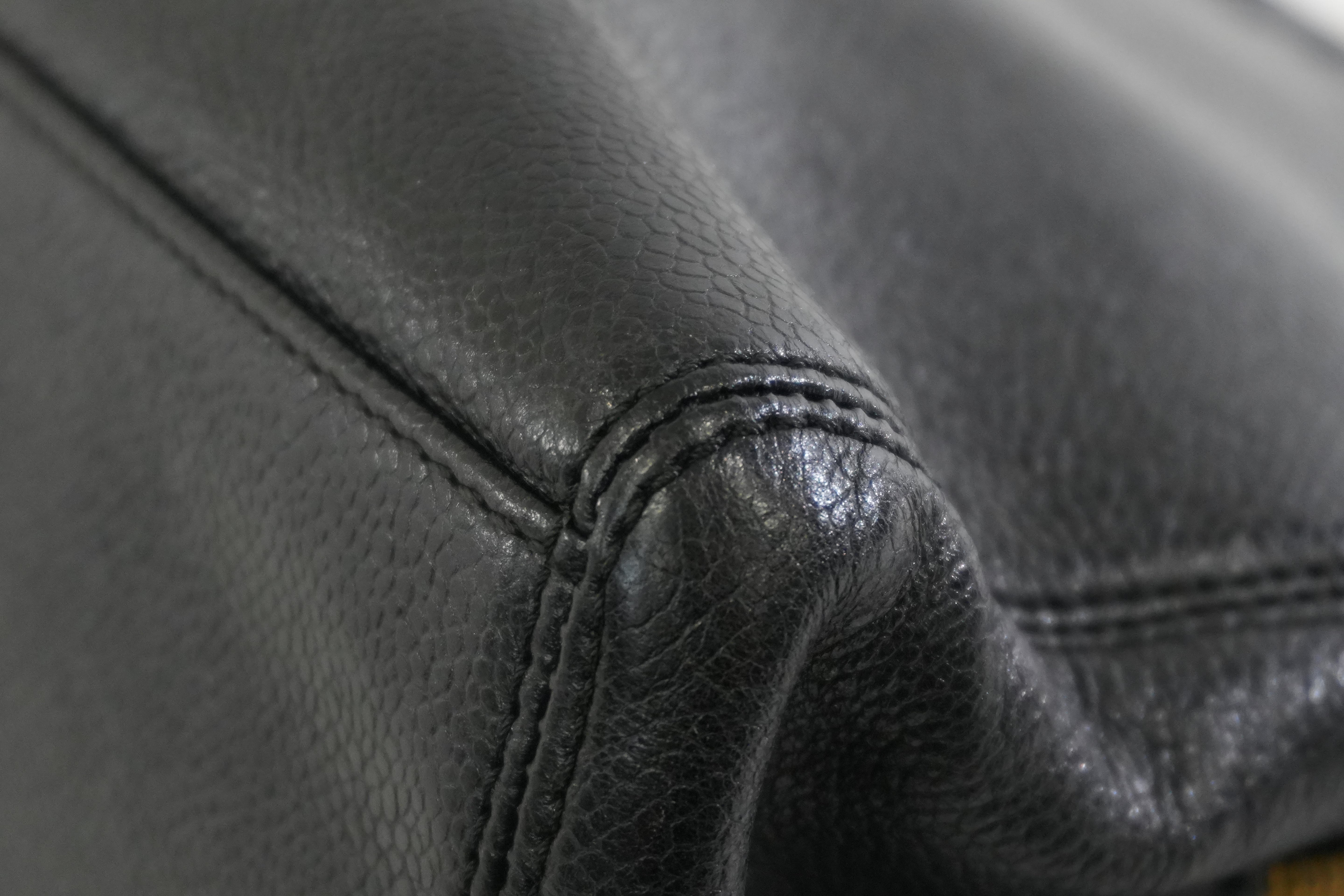 Pre-owned Chanel Caviar Skin Leather Chain Shoulder Bag Black