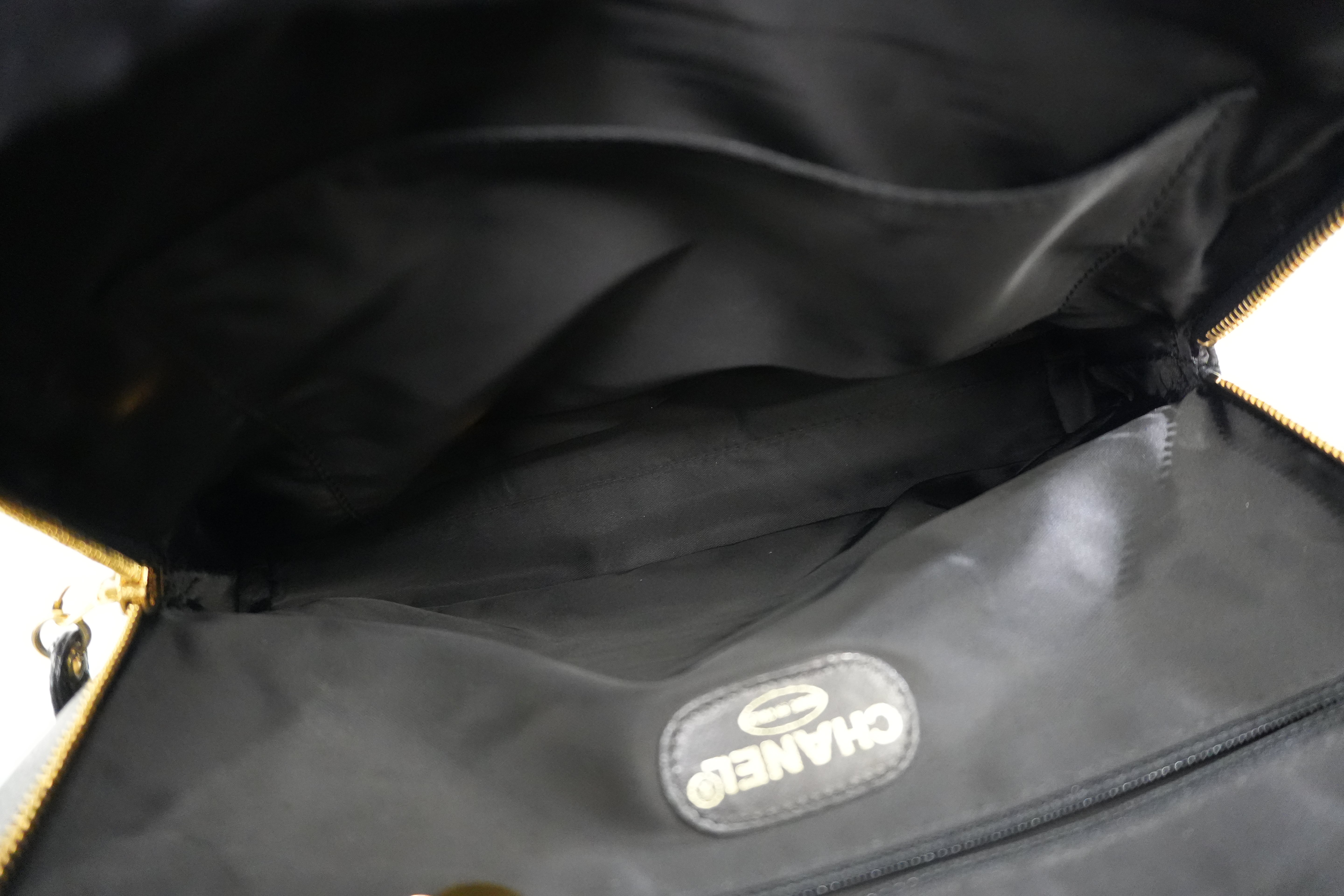 Pre-owned Chanel Caviar Skin Leather Chain Shoulder Bag Black