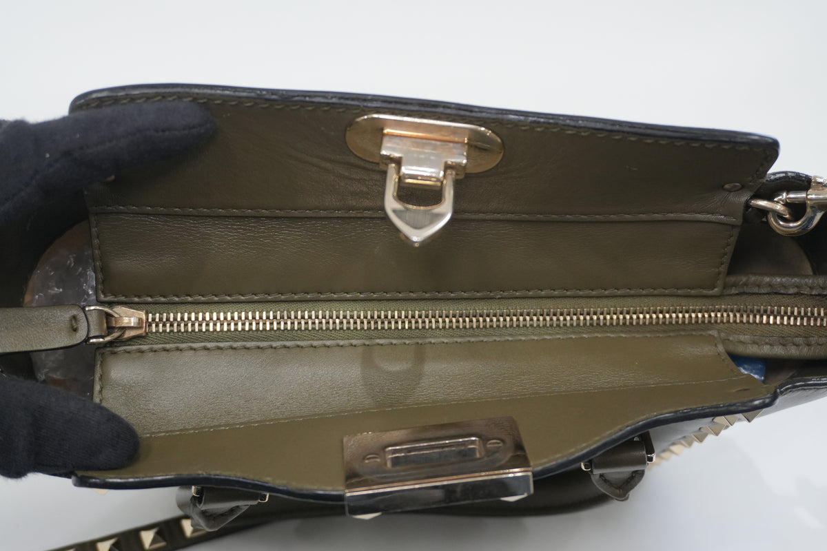 Pre-Owned Valentino Two Way Garavani Rock stud Shoulder Bag Green