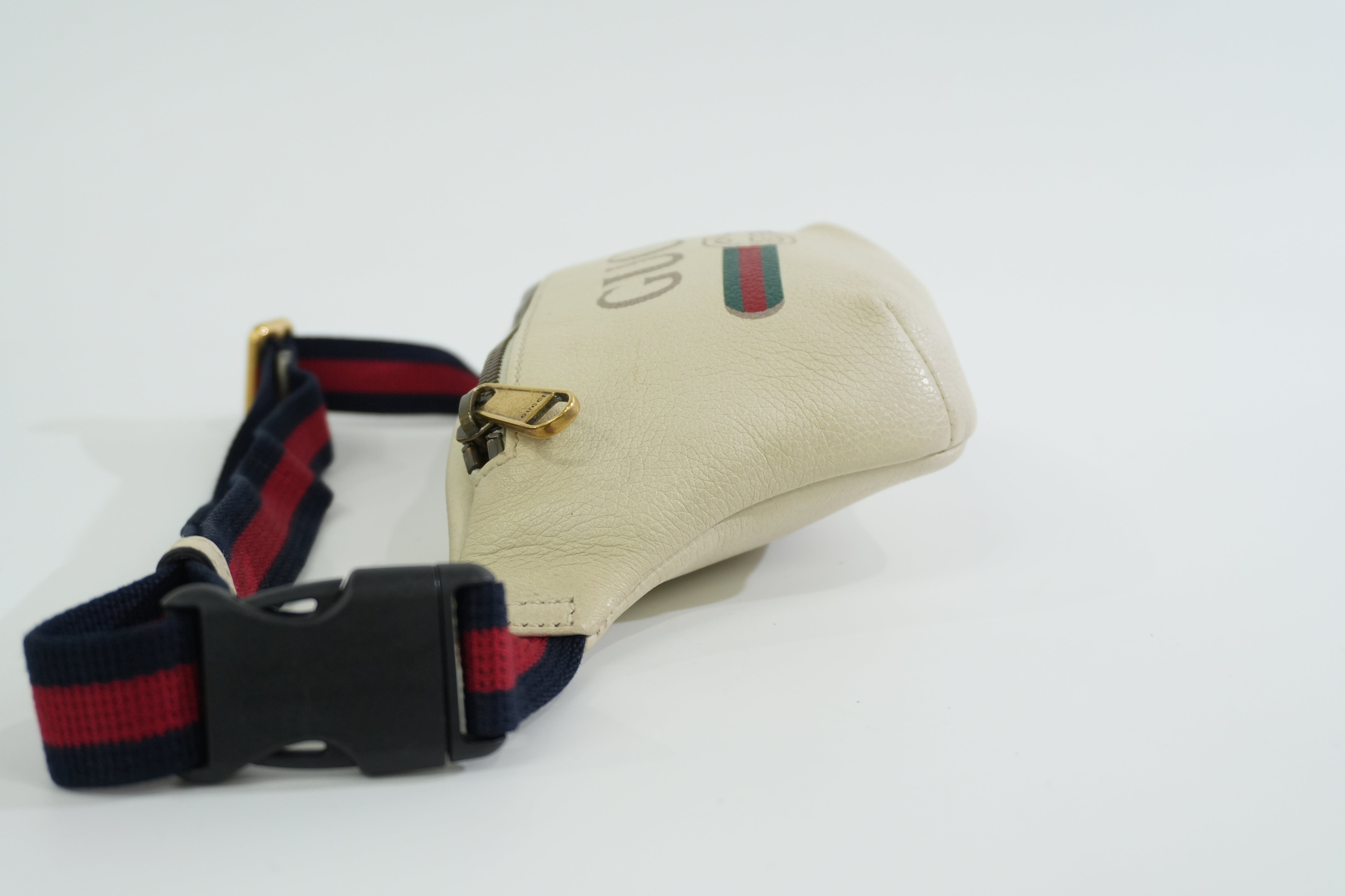 Pre-owned Gucci Small Body Bag White