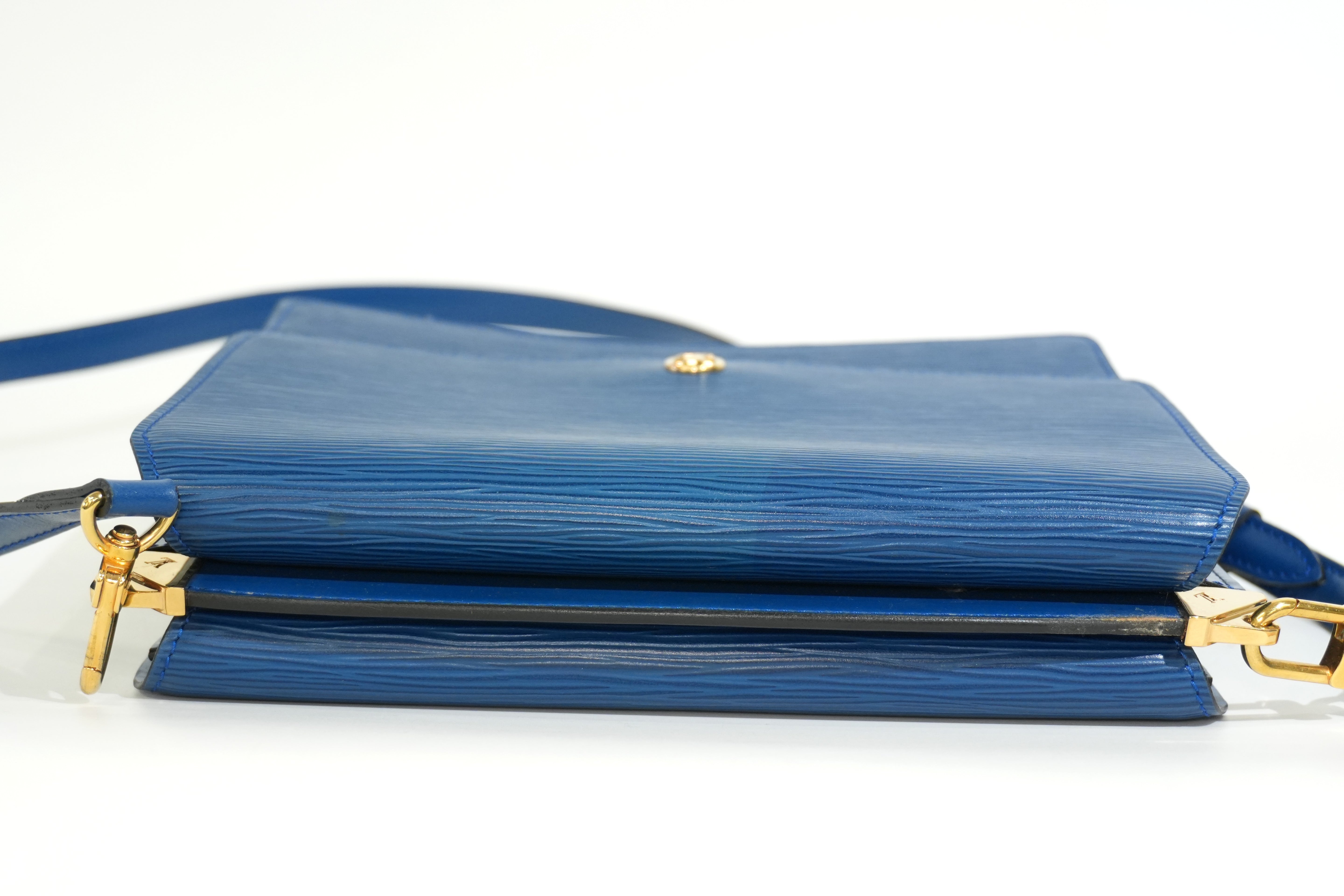 Pre-owned Louis Vuitton Epi Grenelle Crossbody Bag Blue