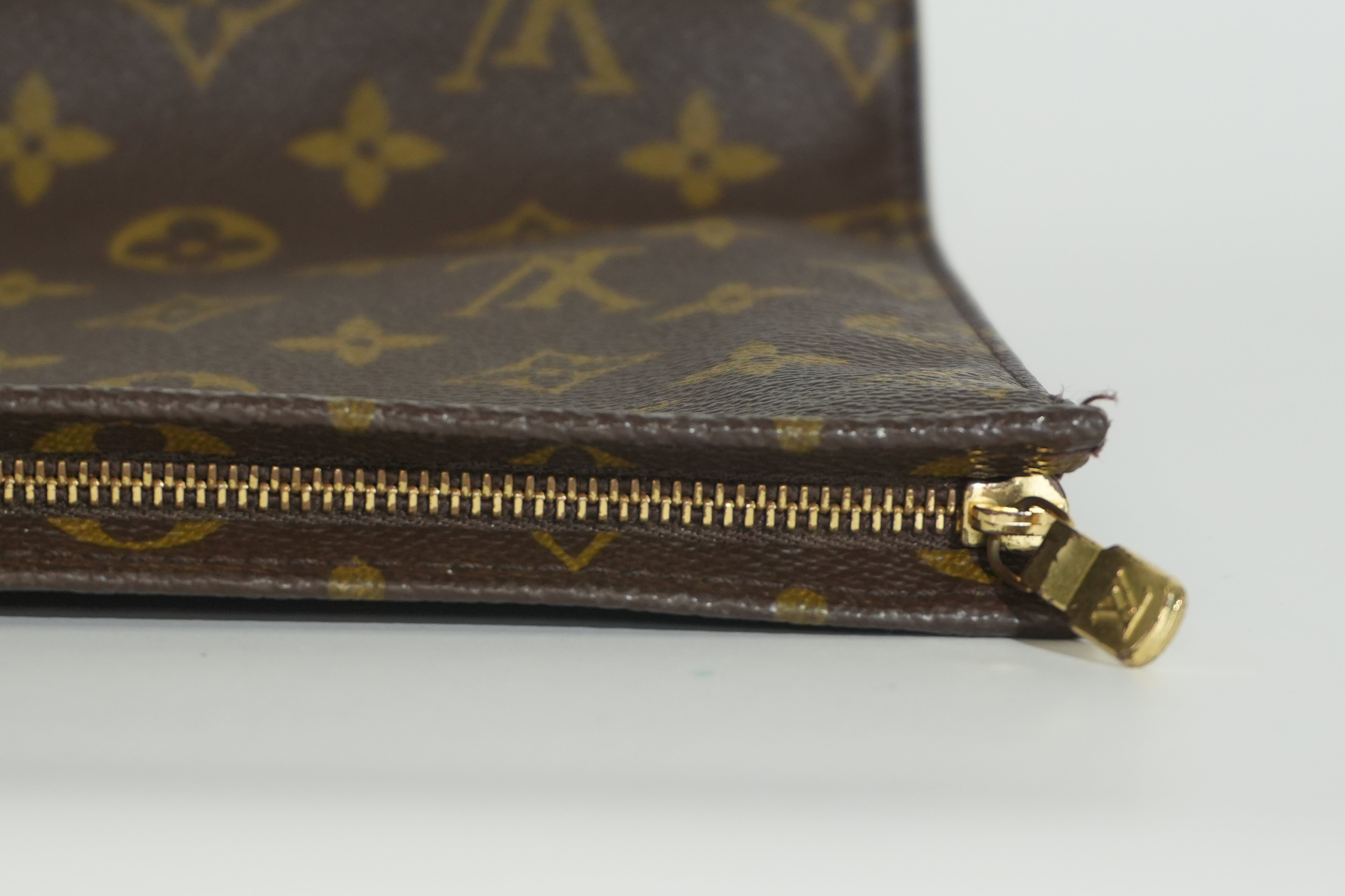 Pre-owned Louis Vuitton Monogram Toiletry 19 Pouch