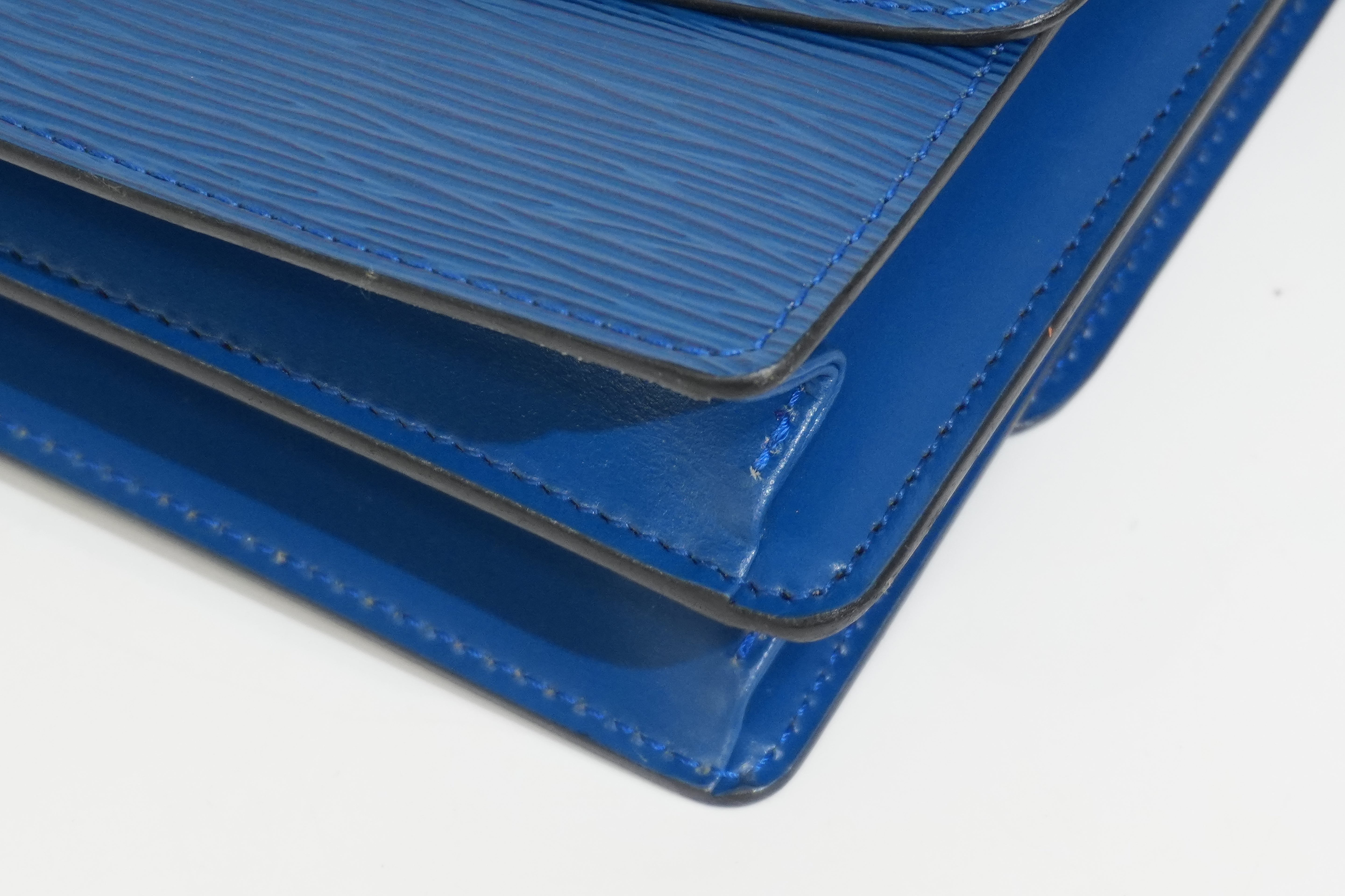 Pre-owned Louis Vuitton Epi Grenelle Crossbody Bag Blue
