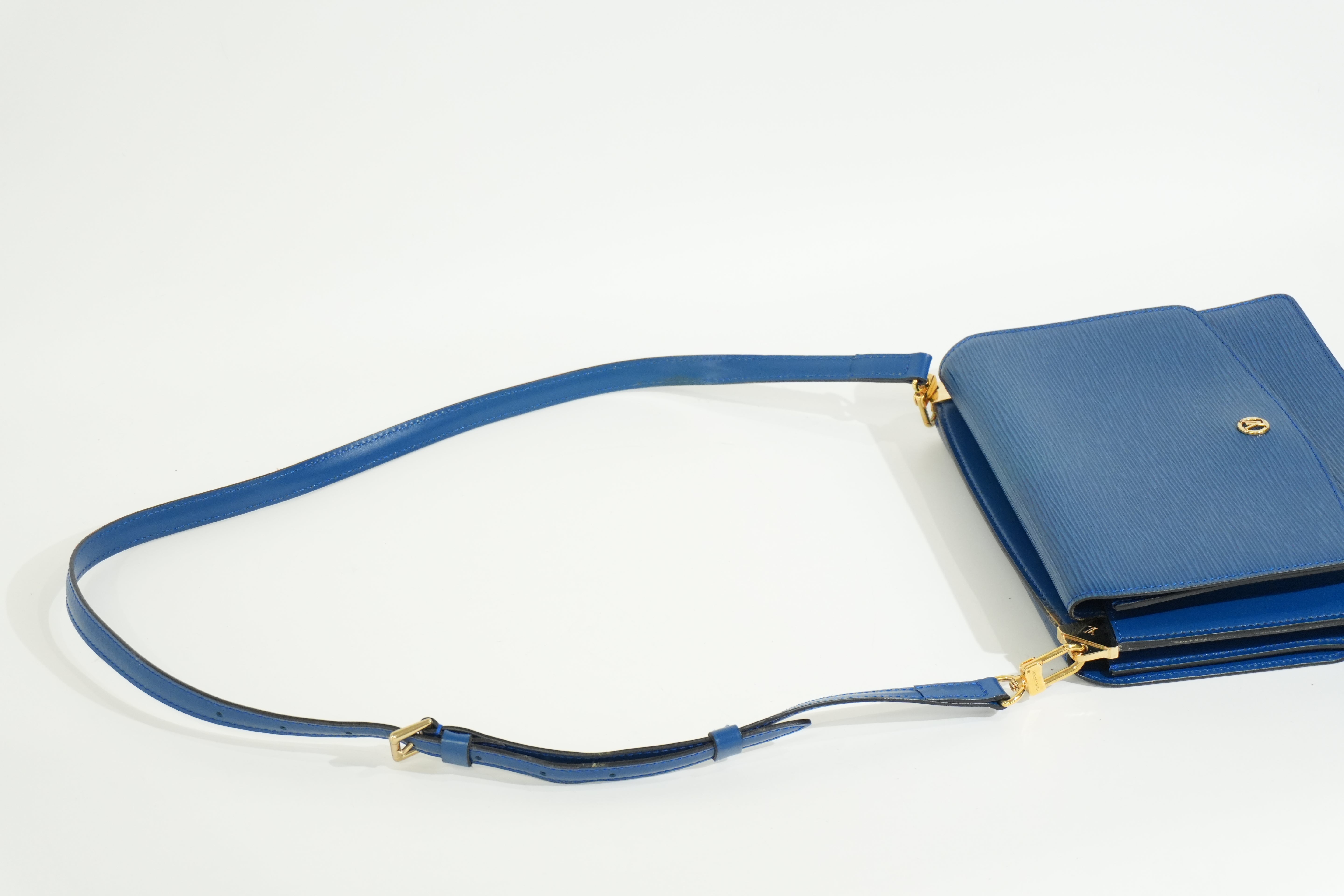Pre-owned Louis Vuitton Epi Grenelle Crossbody Bag Blue