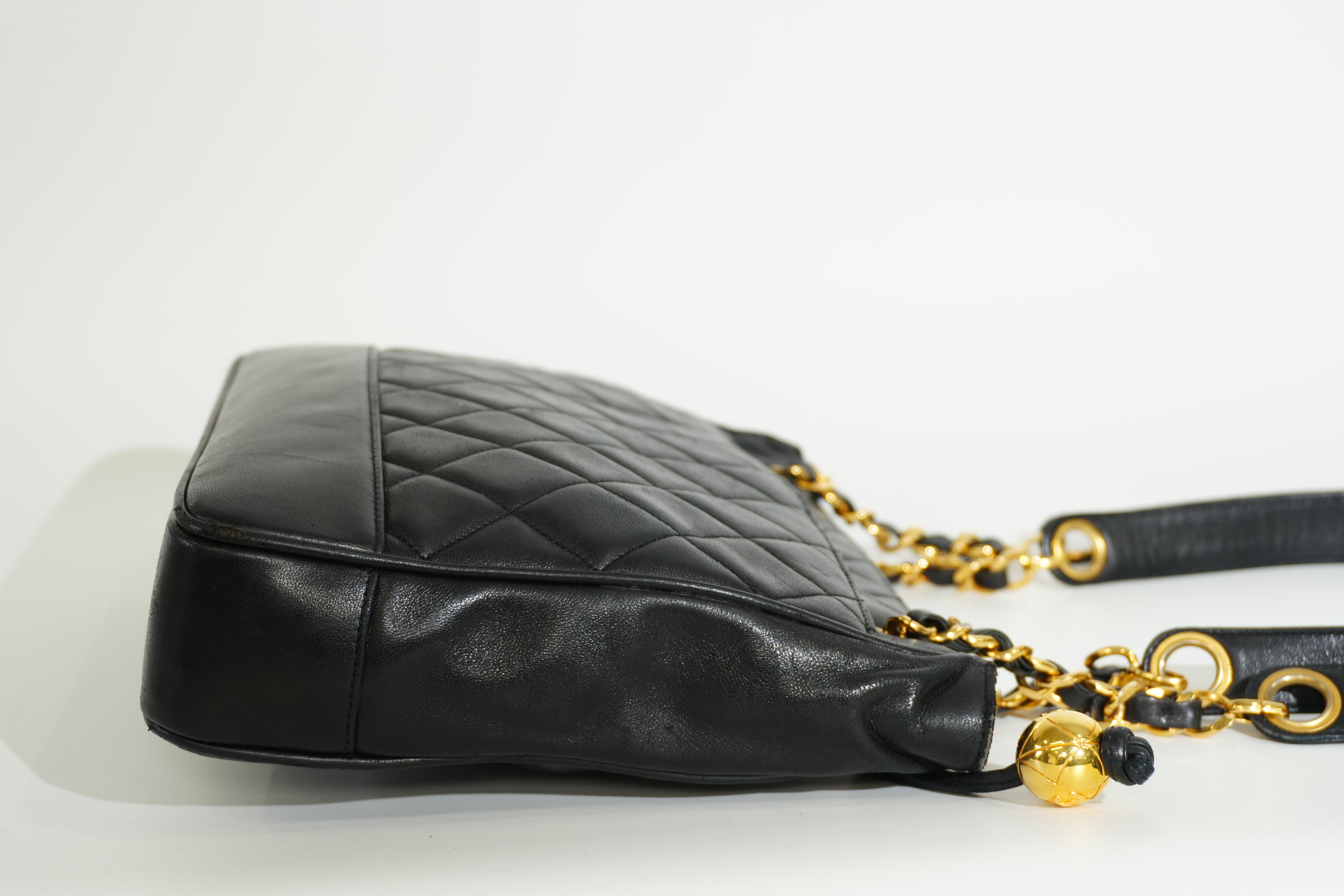 Pre-owned Chanel Lambskin Leather Shoulder Bag Black