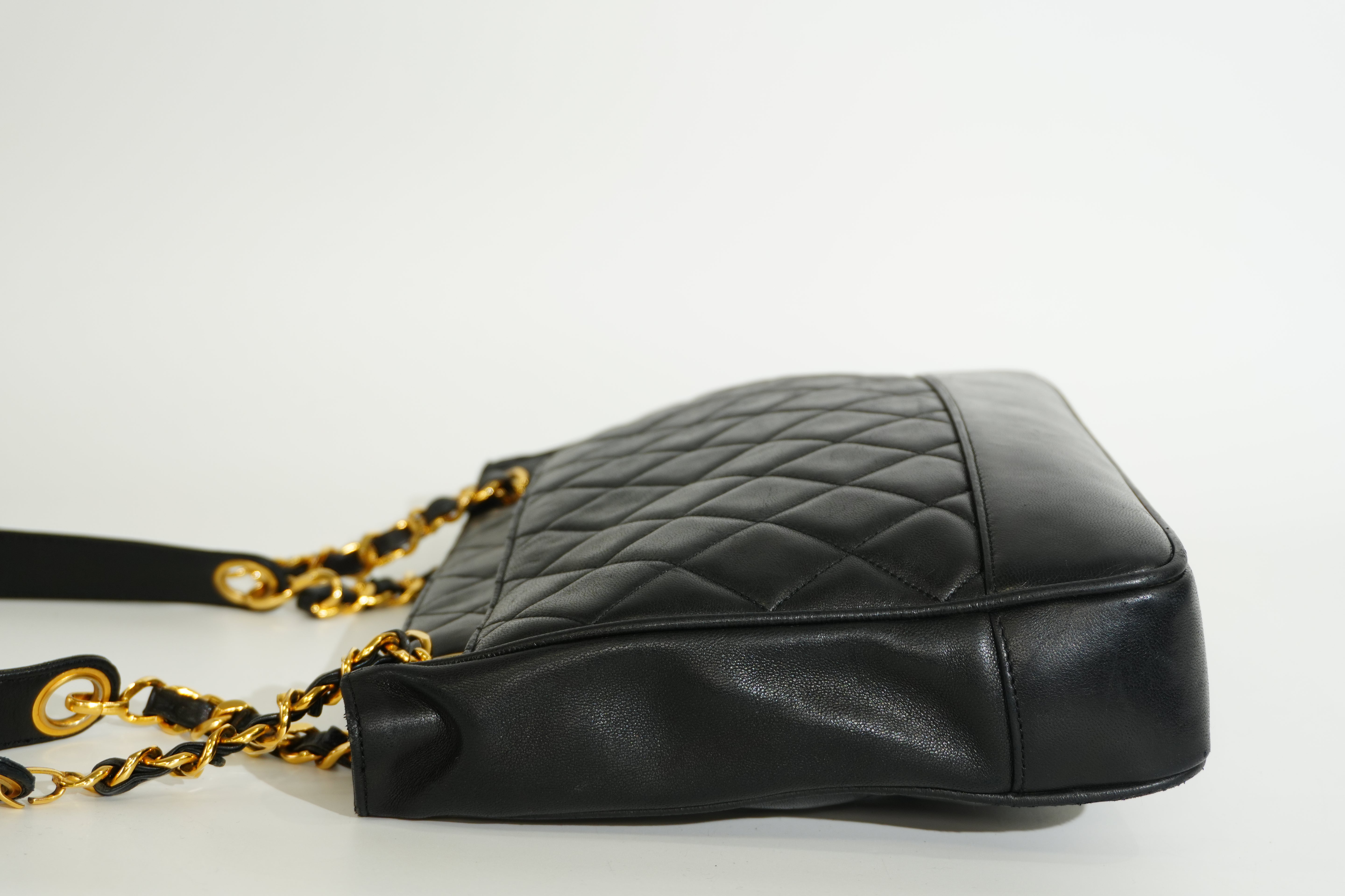 Pre-owned Chanel Lambskin Leather Shoulder Bag Black