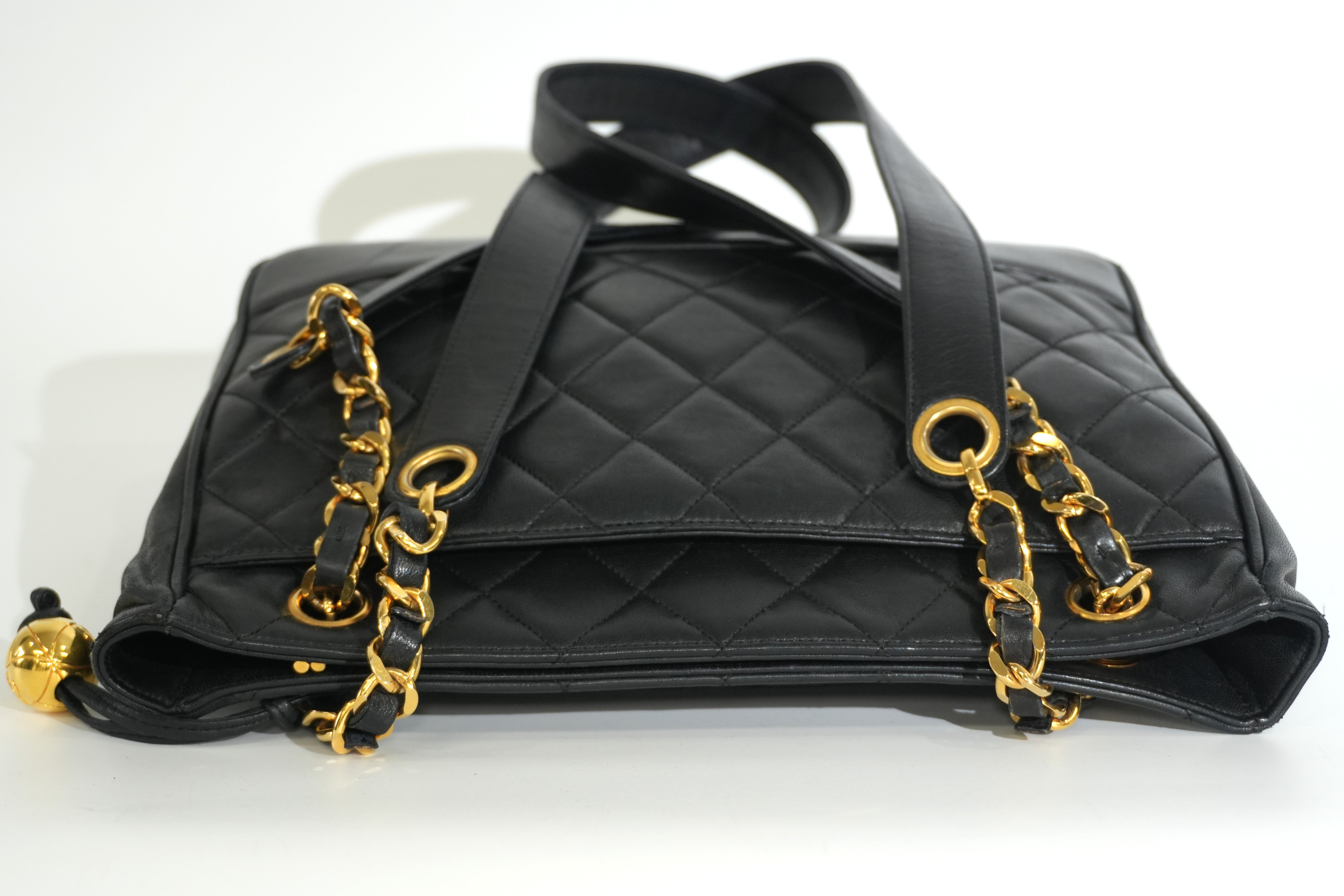 Pre-owned Chanel Lambskin Leather Shoulder Bag Black