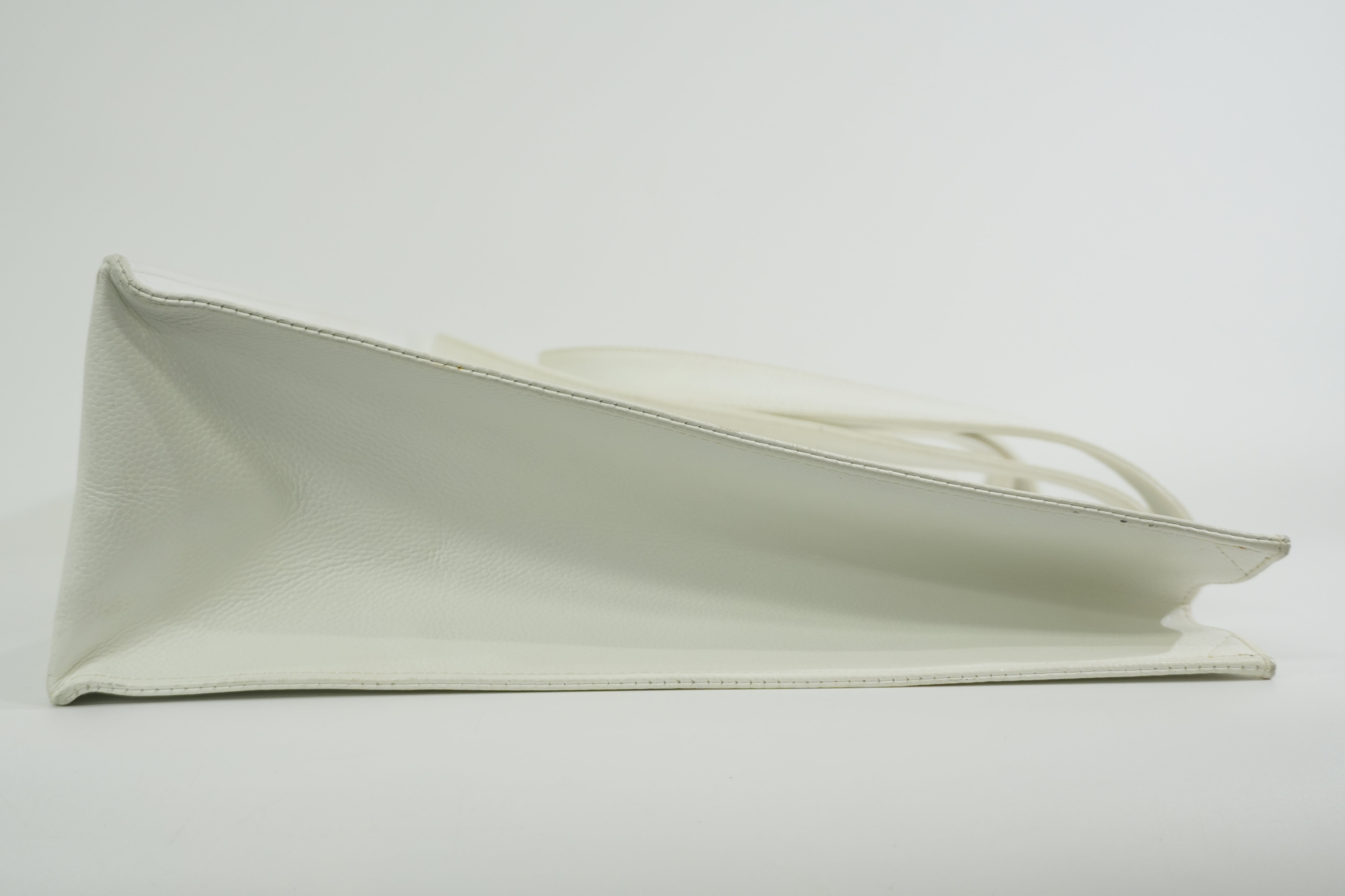 Pre-owned Chanel Caviar Skin Leather Tote Bag White