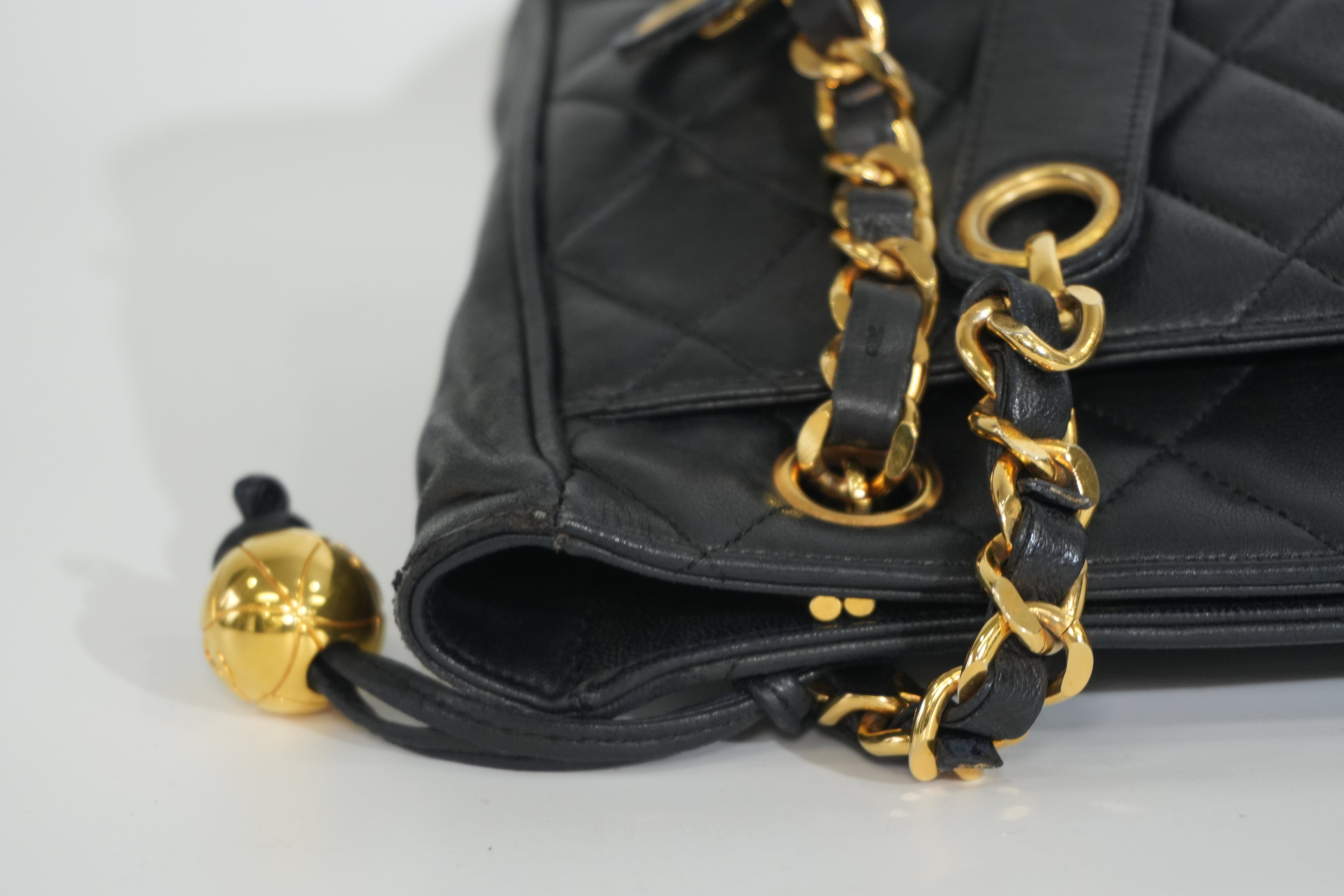 Pre-owned Chanel Lambskin Leather Shoulder Bag Black