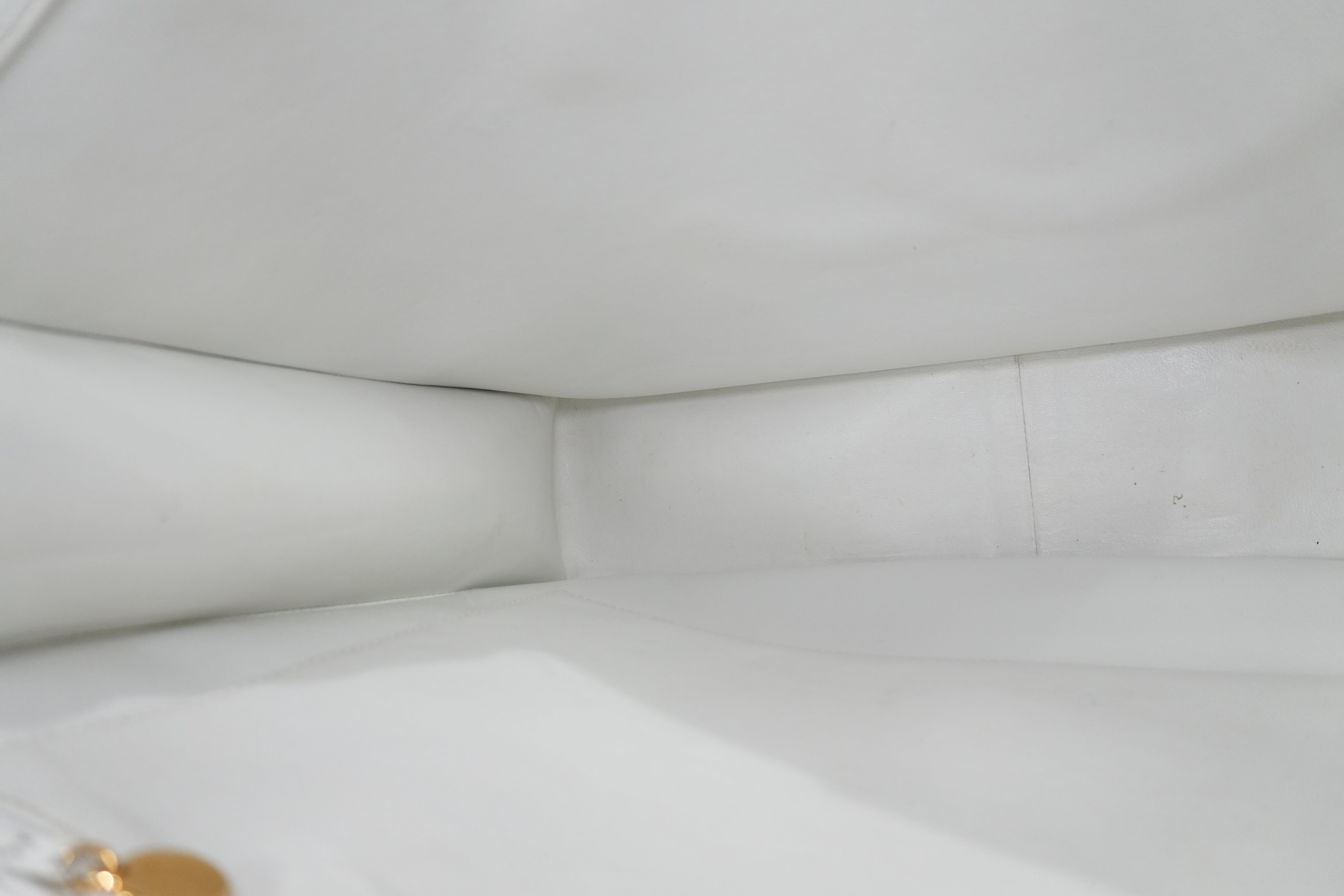 Pre-owned Chanel Caviar Skin Leather Tote Bag White