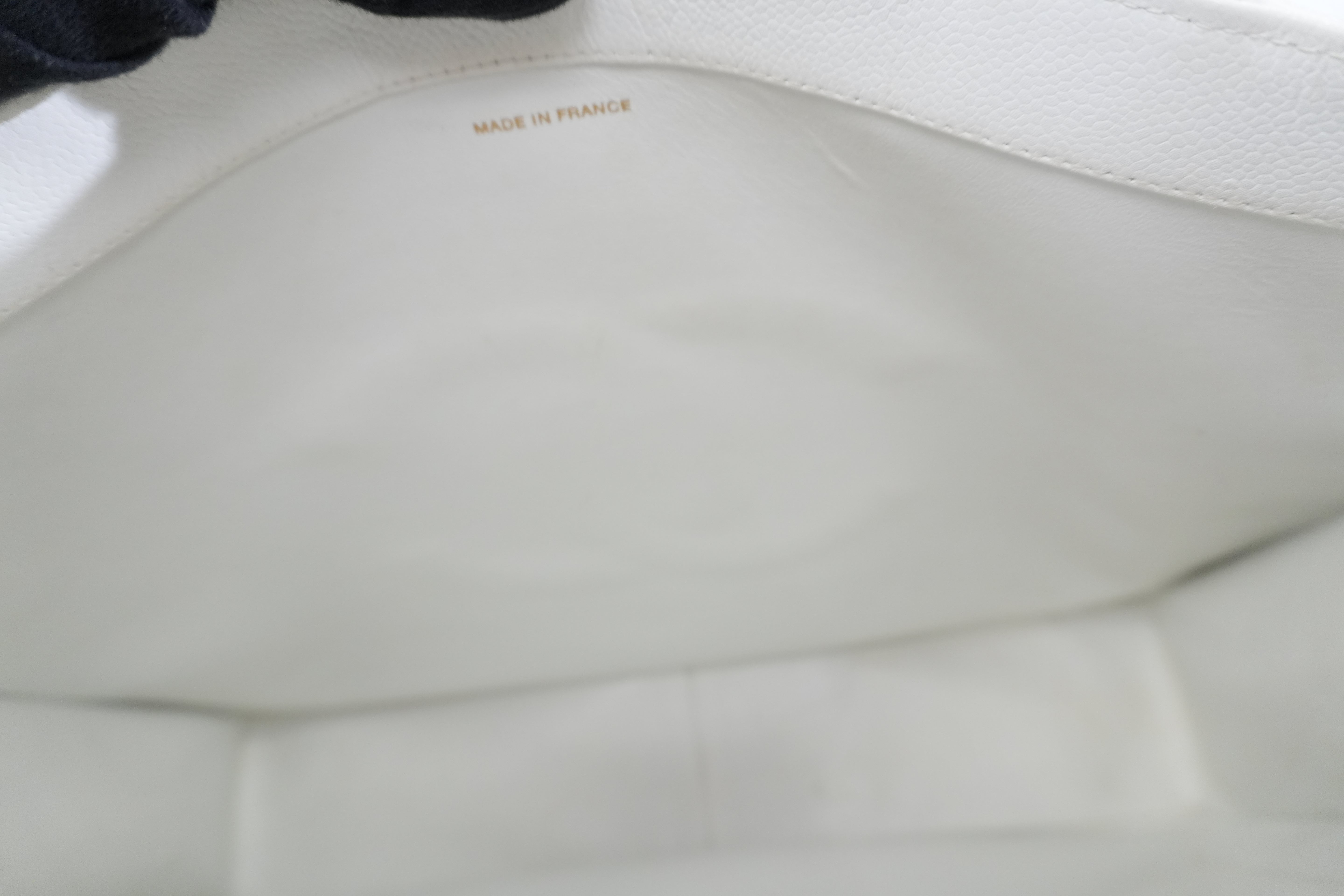 Pre-owned Chanel Caviar Skin Leather Tote Bag White