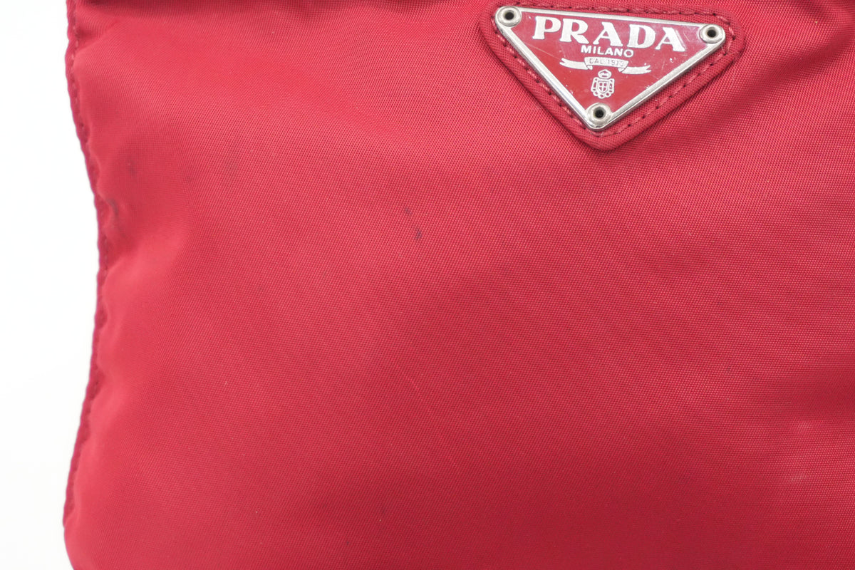 Pre-Owned Prada Nylon Crossbody Bag Red