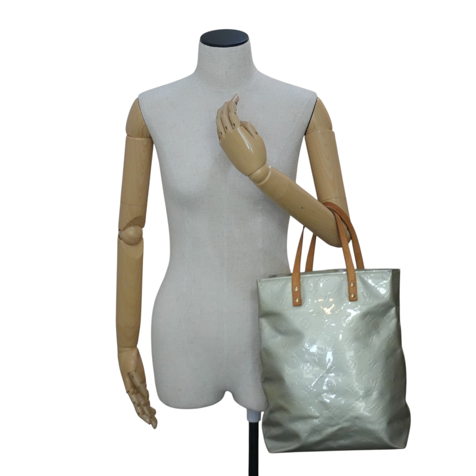 Pre-owned Louis Vuitton Vernis Reade MM Handbag Avocado Green