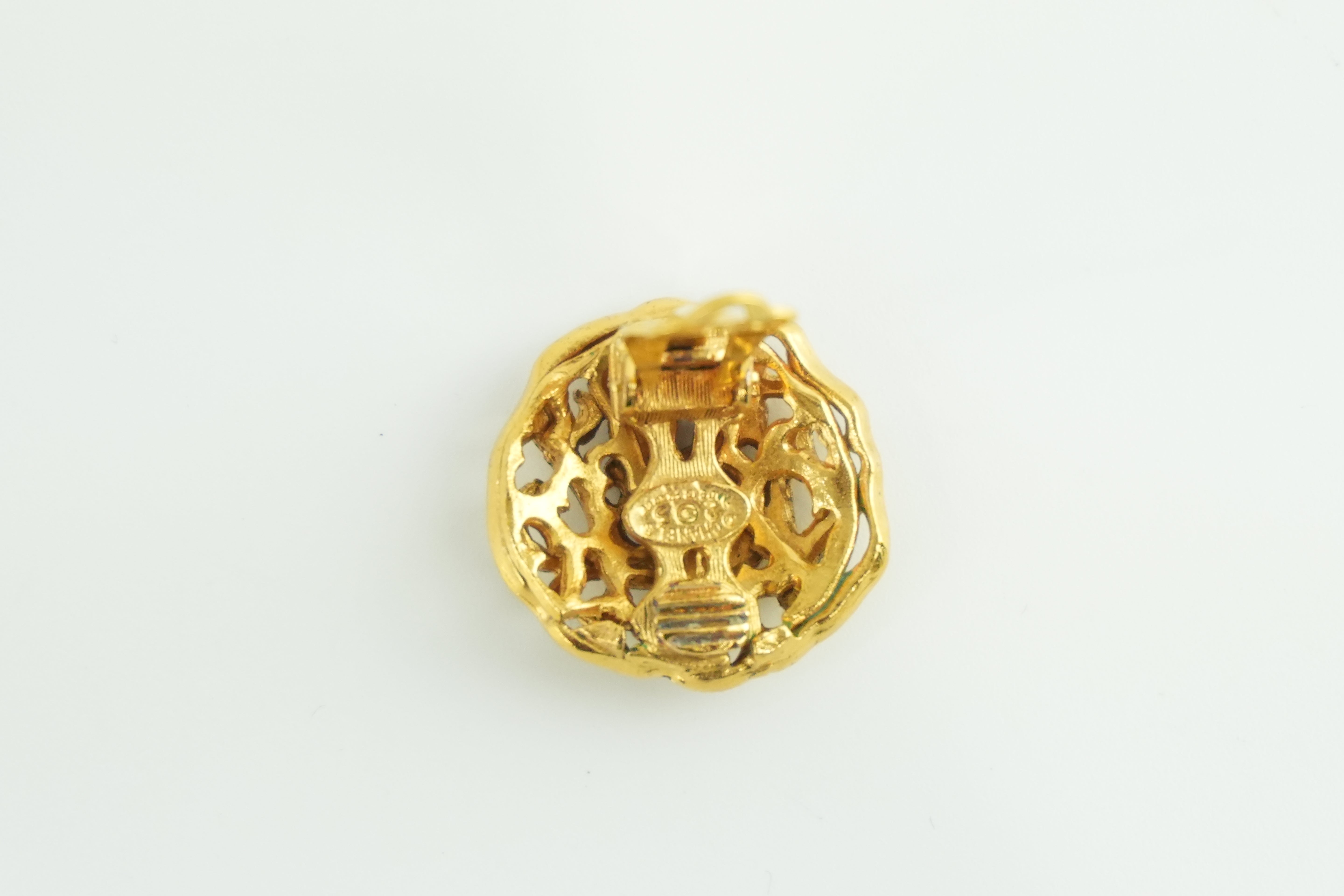 Chanel Clip on Earrings Gold Tone Used