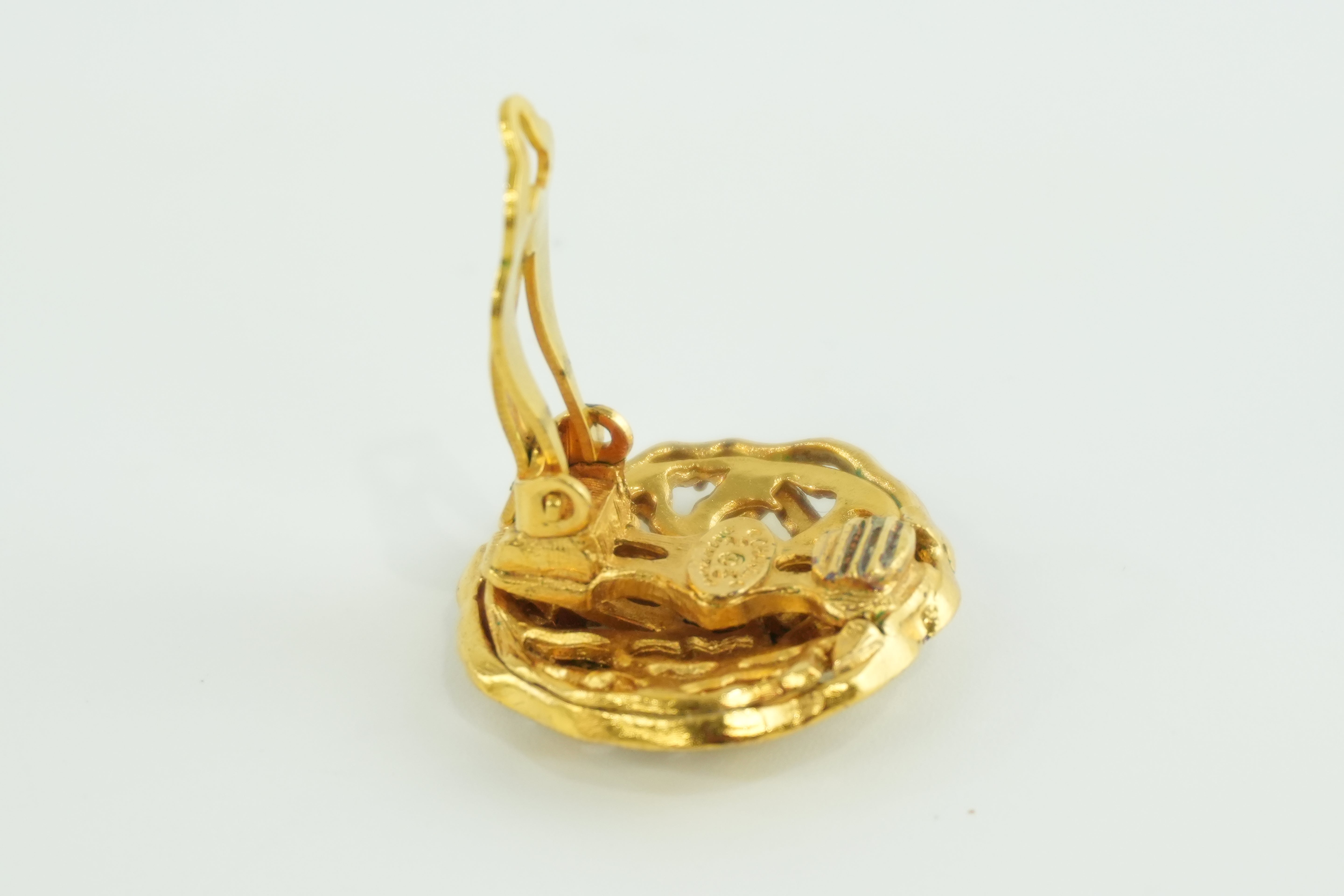 Chanel Clip on Earrings Gold Tone Used