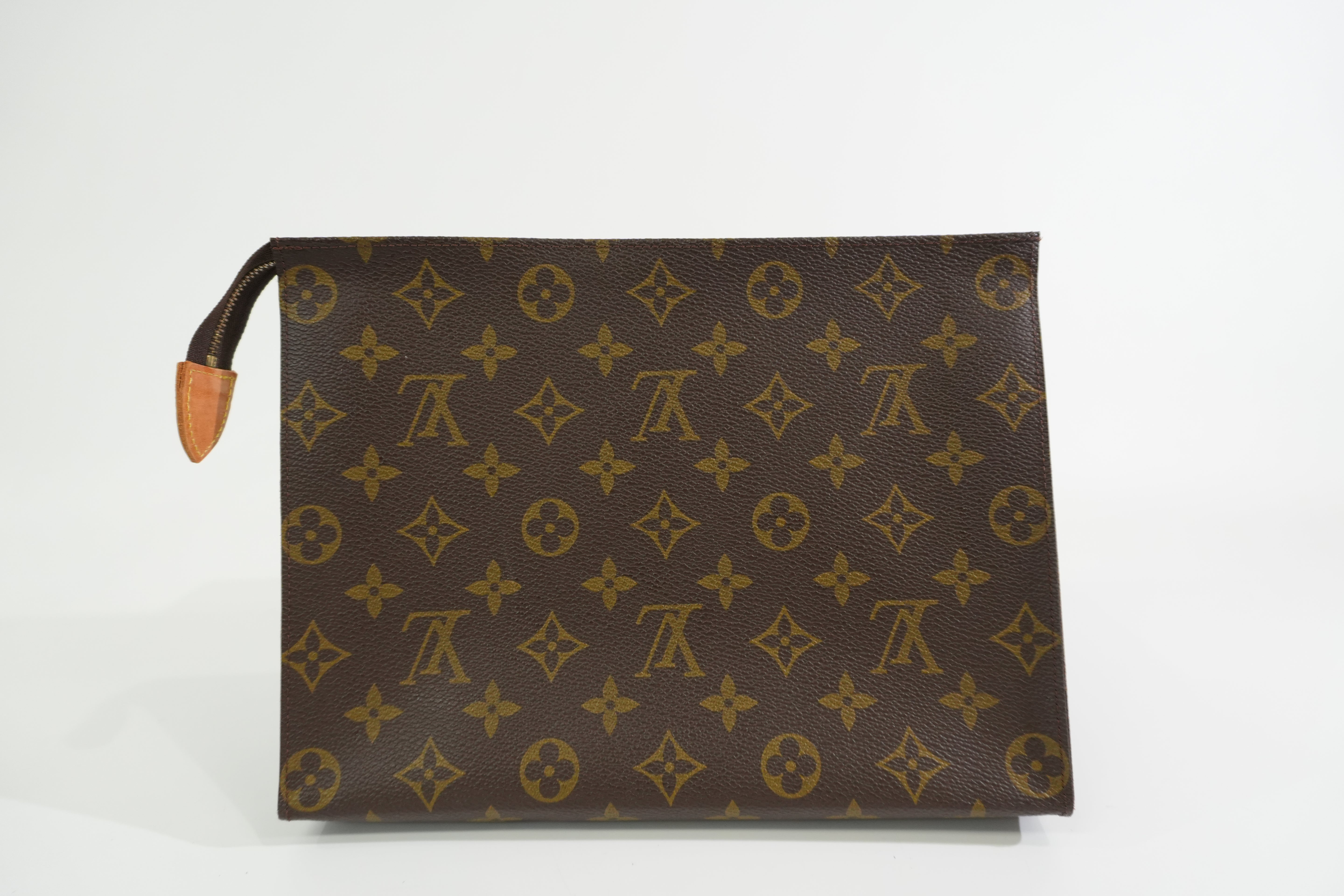 Pre-owned Louis Vuitton Monogram Toiletry 26 Clutch Bag