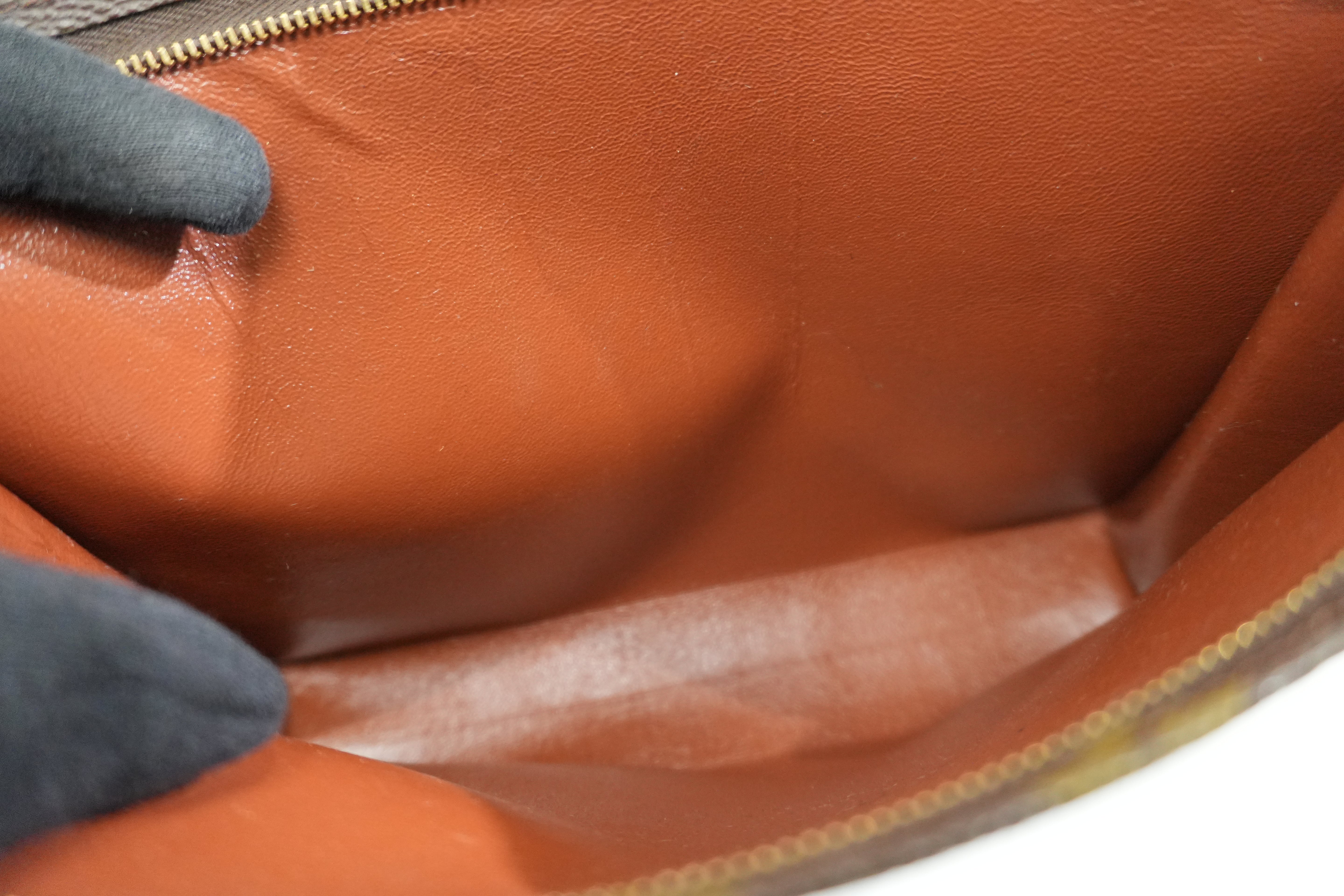 Pre-owned Louis Vuitton Monogram Toiletry 26 Clutch Bag