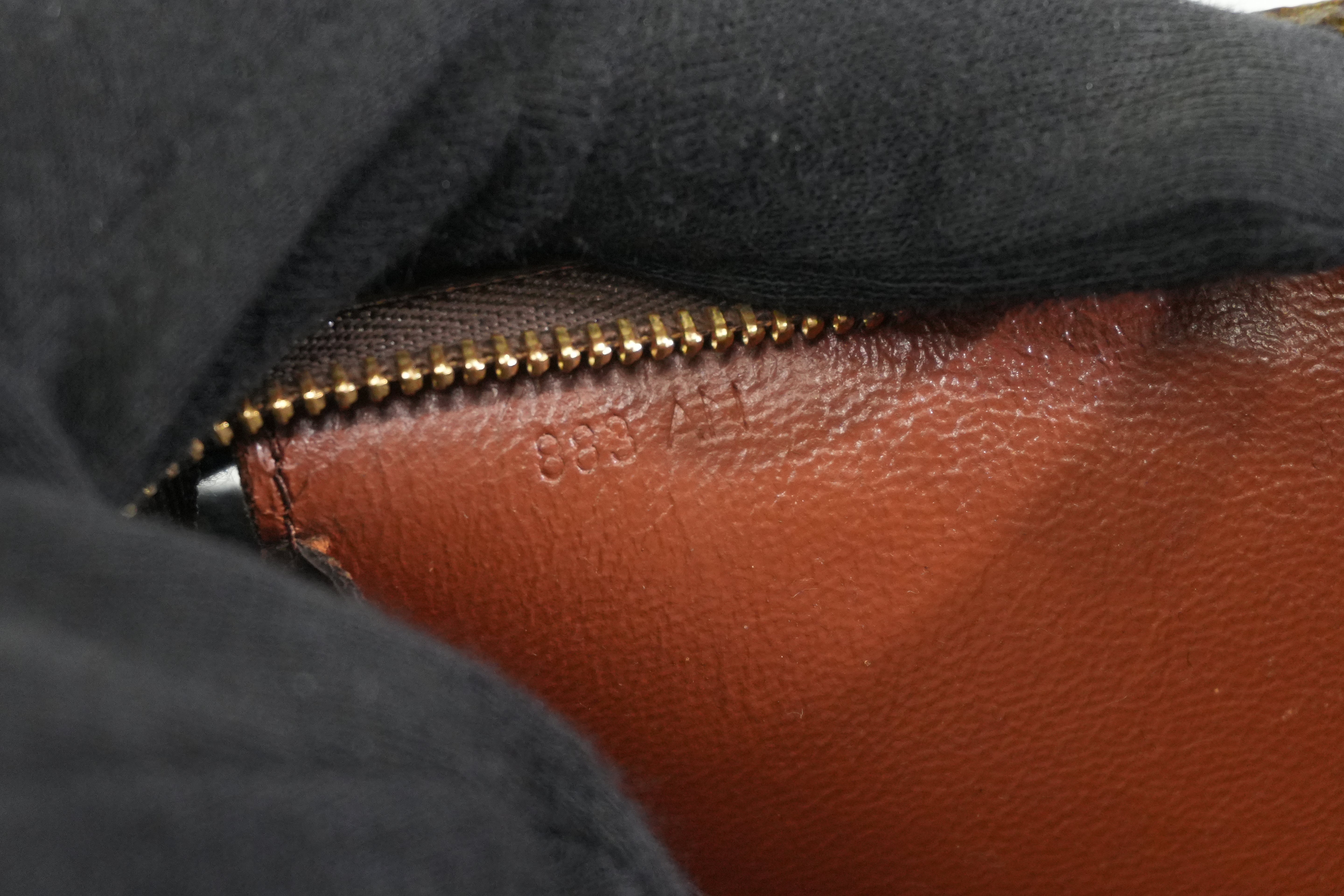 Pre-owned Louis Vuitton Monogram Toiletry 26 Clutch Bag