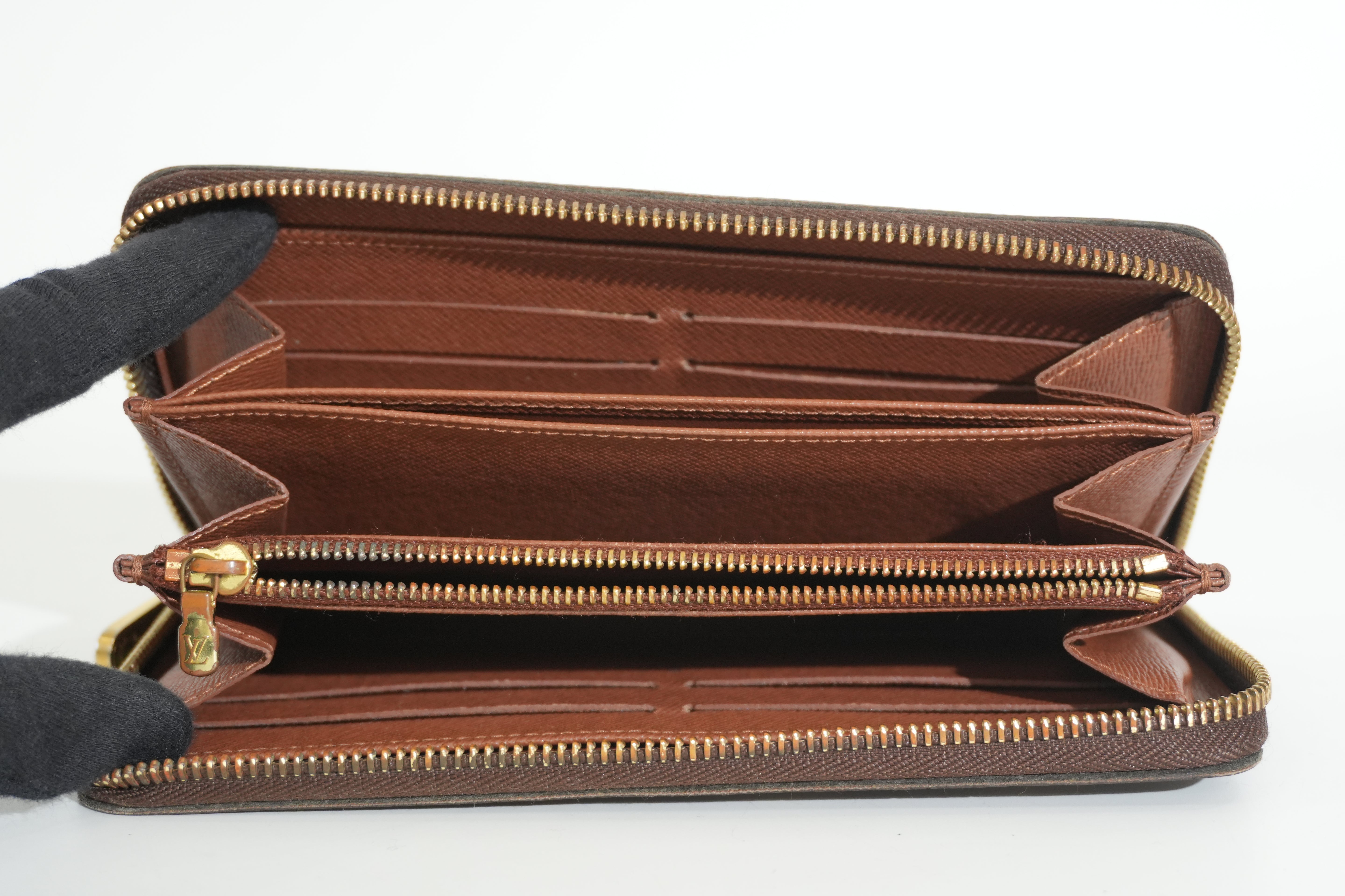 Pre-owned Louis Vuitton Monogram Zippy Wallet
