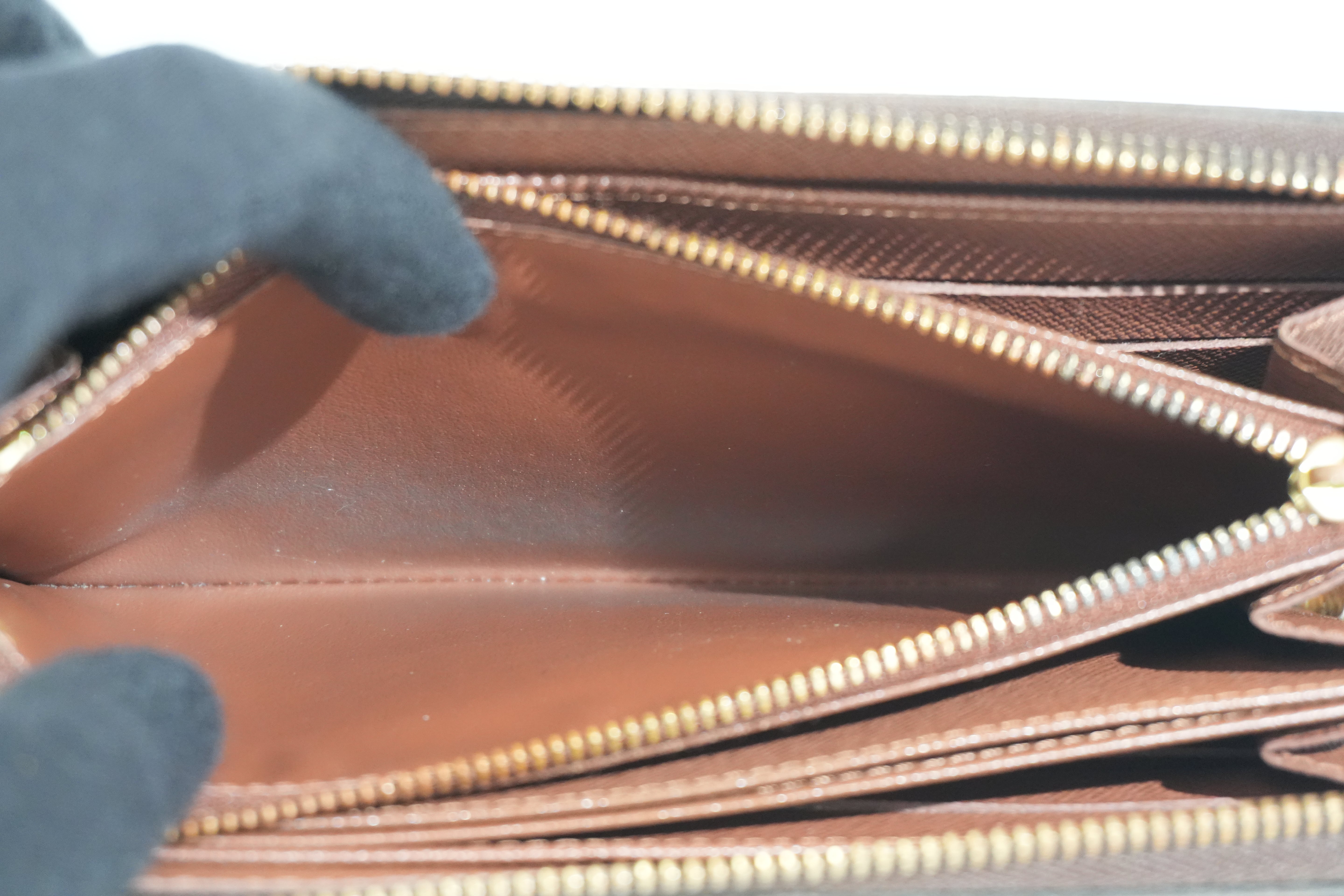 Pre-owned Louis Vuitton Monogram Zippy Wallet