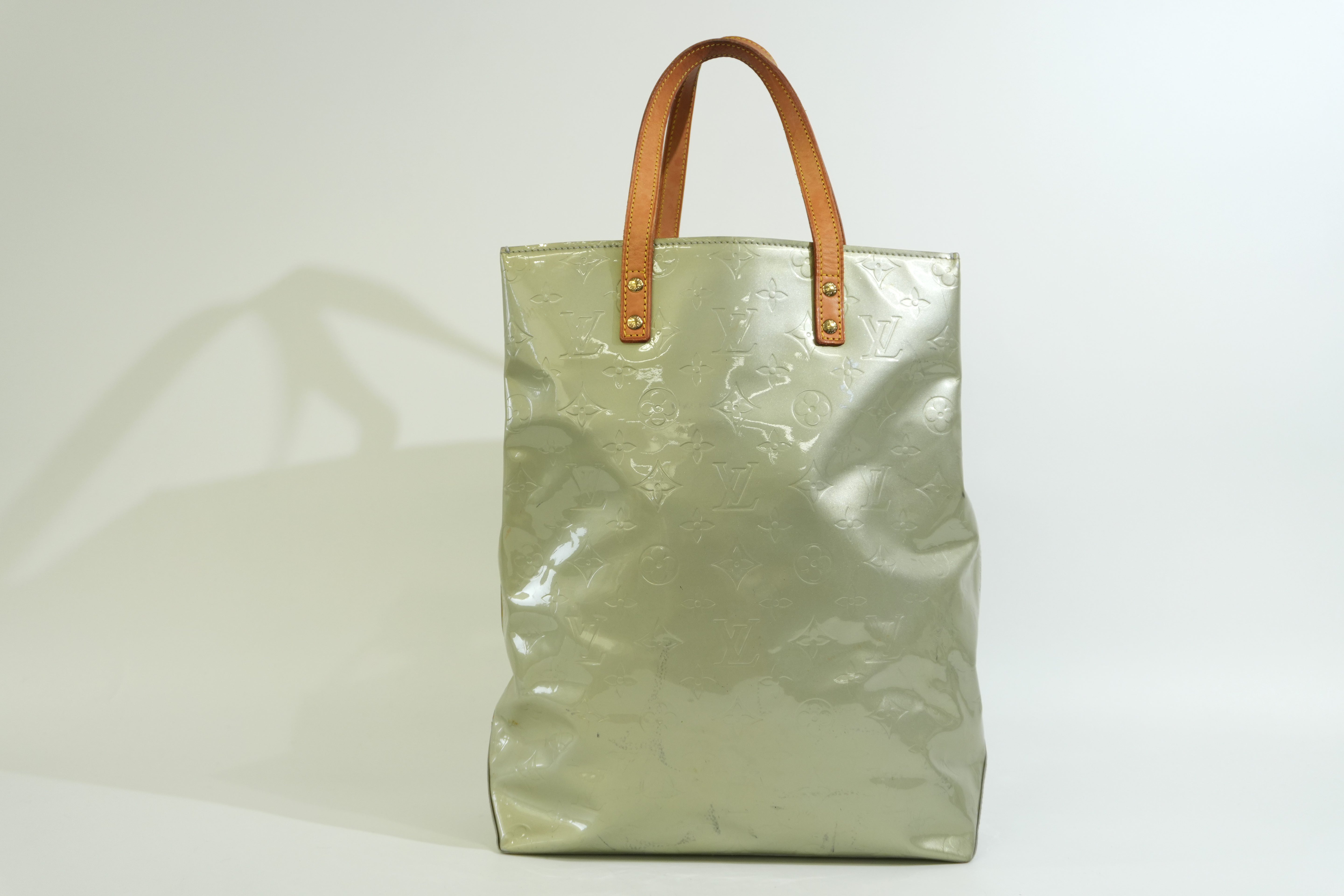 Pre-owned Louis Vuitton Vernis Reade MM Handbag Avocado Green