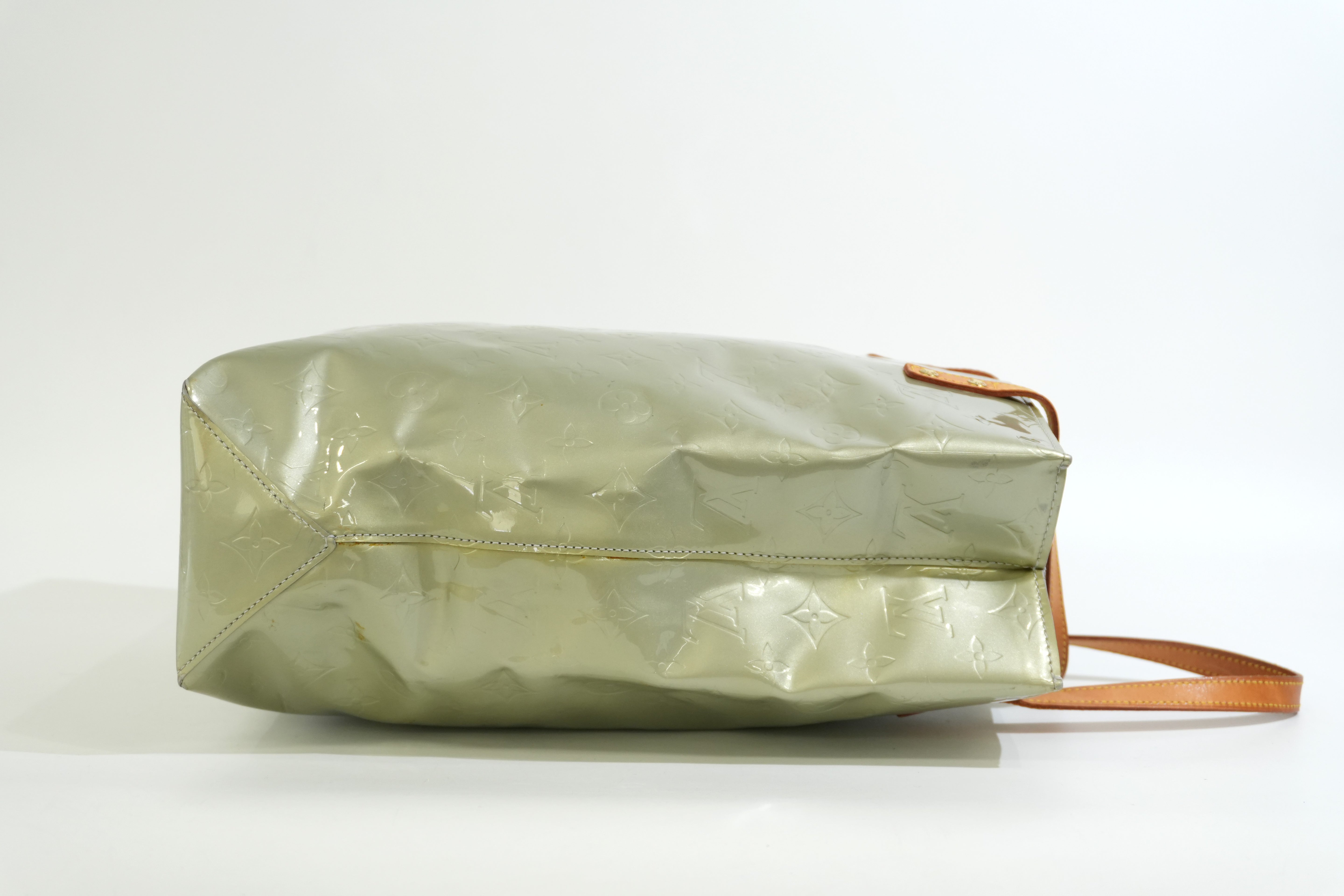 Pre-owned Louis Vuitton Vernis Reade MM Handbag Avocado Green