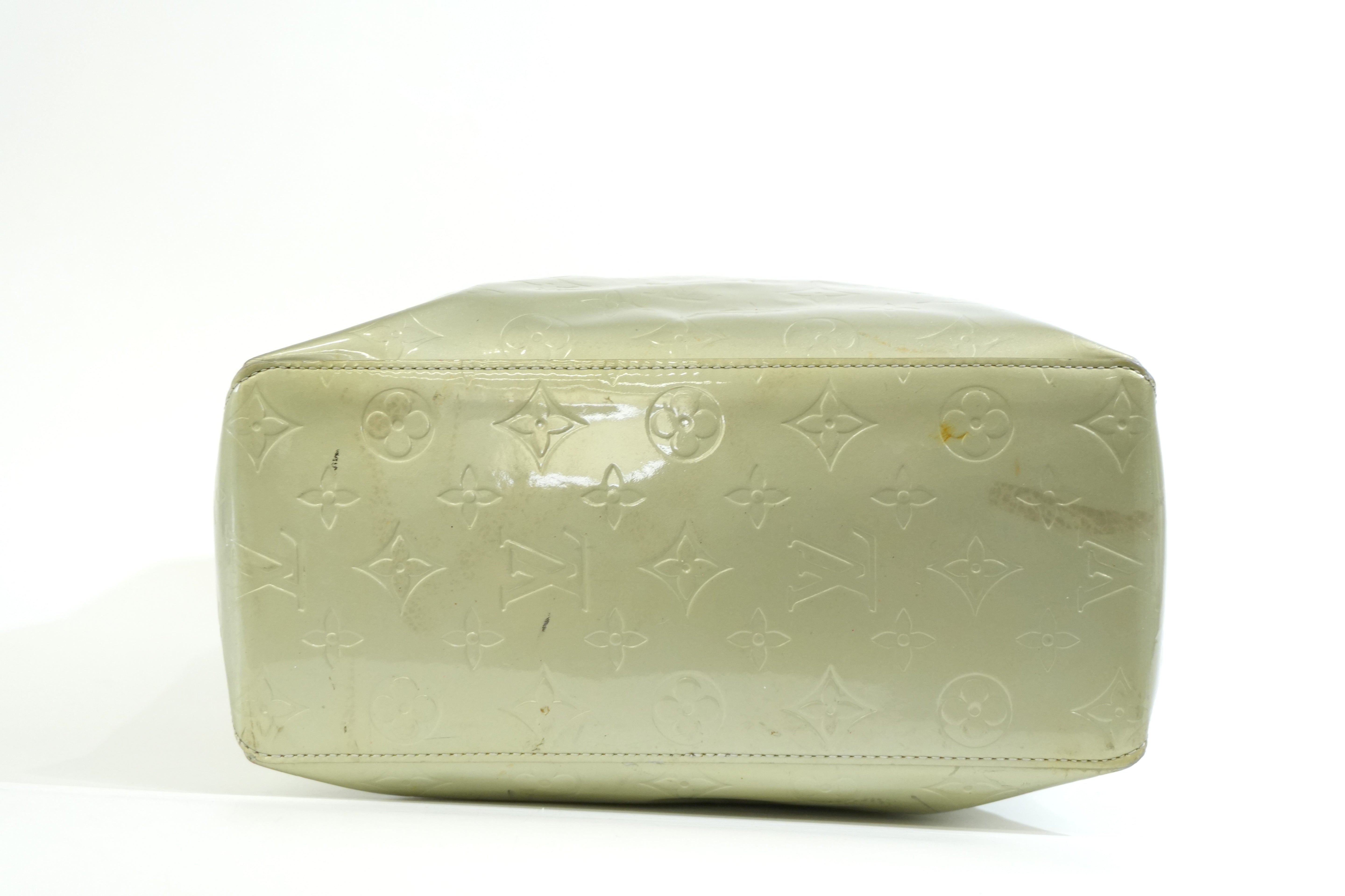 Pre-owned Louis Vuitton Vernis Reade MM Handbag Avocado Green