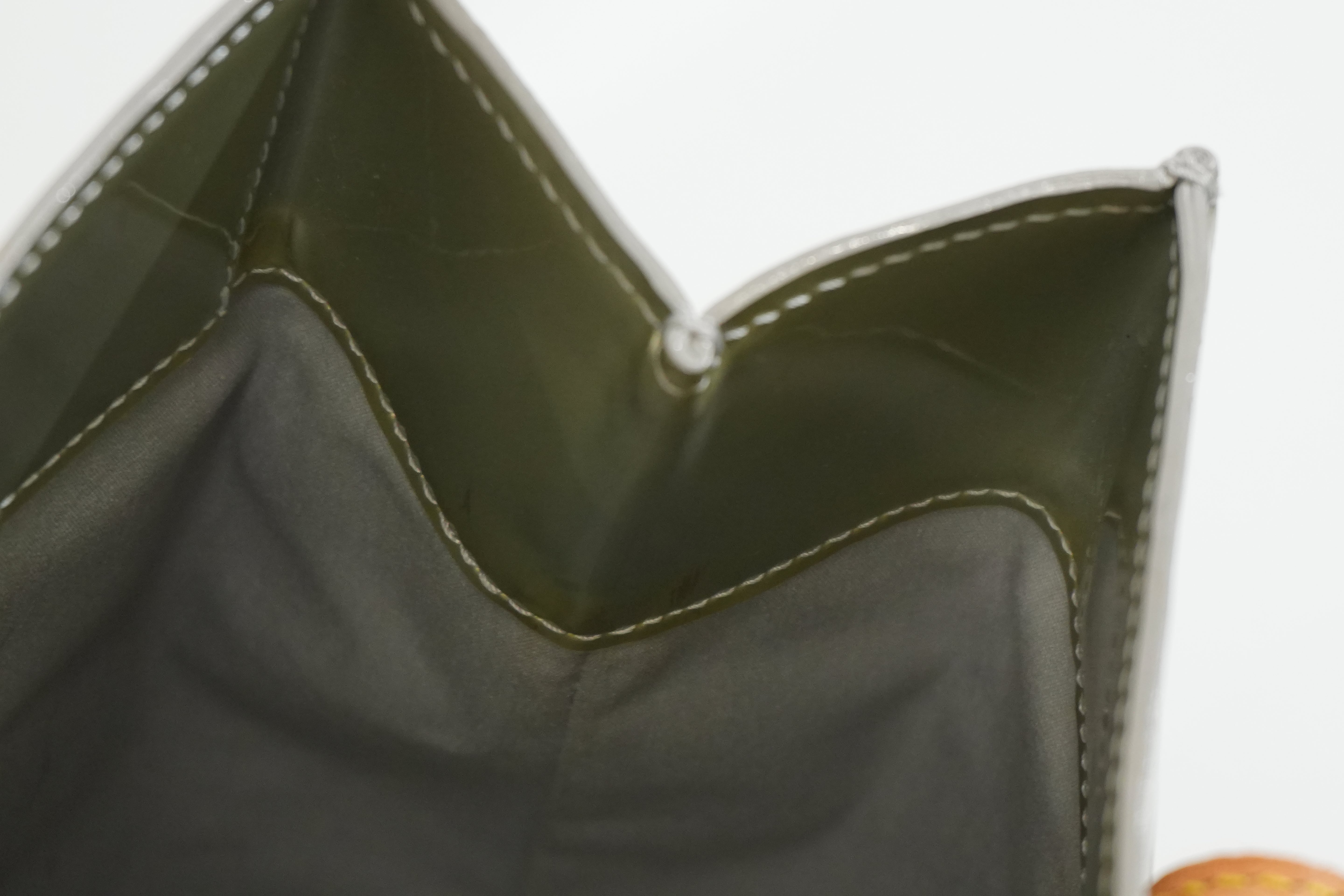 Pre-owned Louis Vuitton Vernis Reade MM Handbag Avocado Green