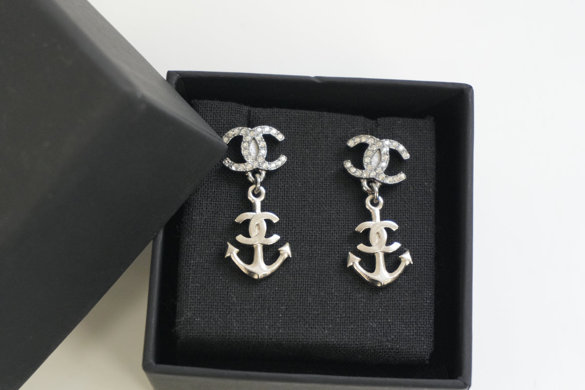 Pre-Owned Chanel CC logo Rhinestone Anchor Stud Earrings