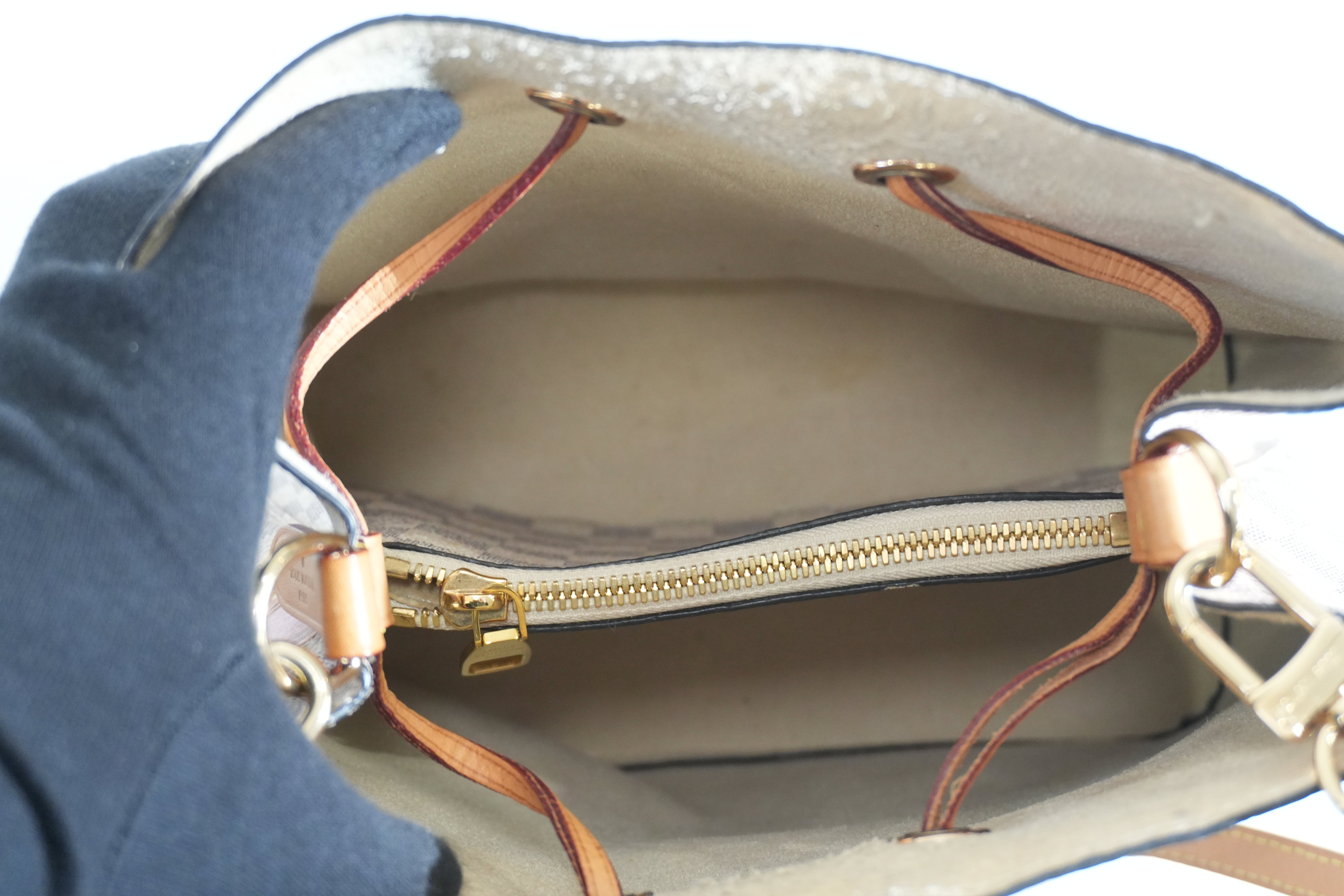 Pre-owned Louis Vuitton Damier Azur Summer Trunk Collection Neo Noe Shoulder Bag