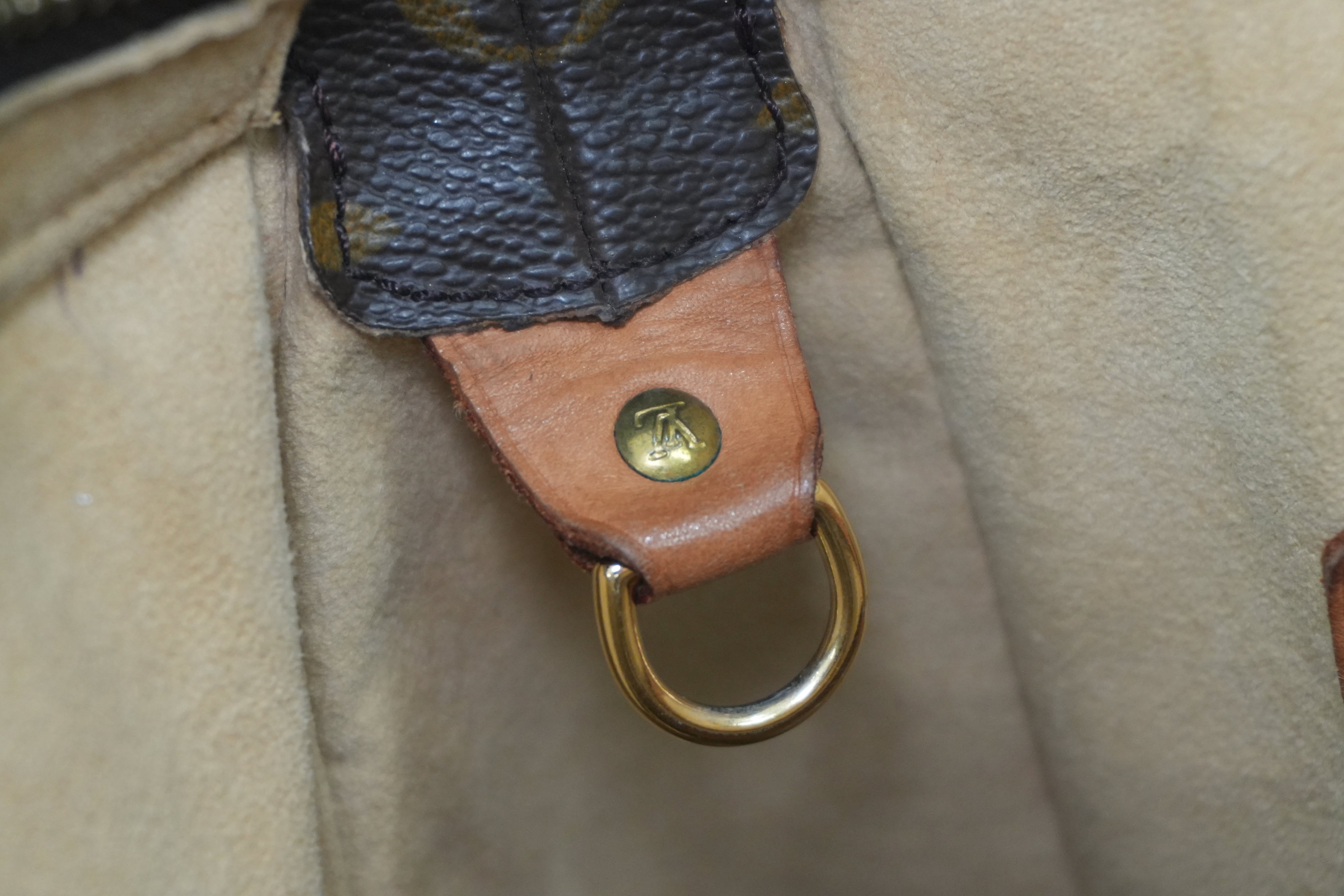 Louis Vuitton Monogram Looping GM Shoulder Bag Used