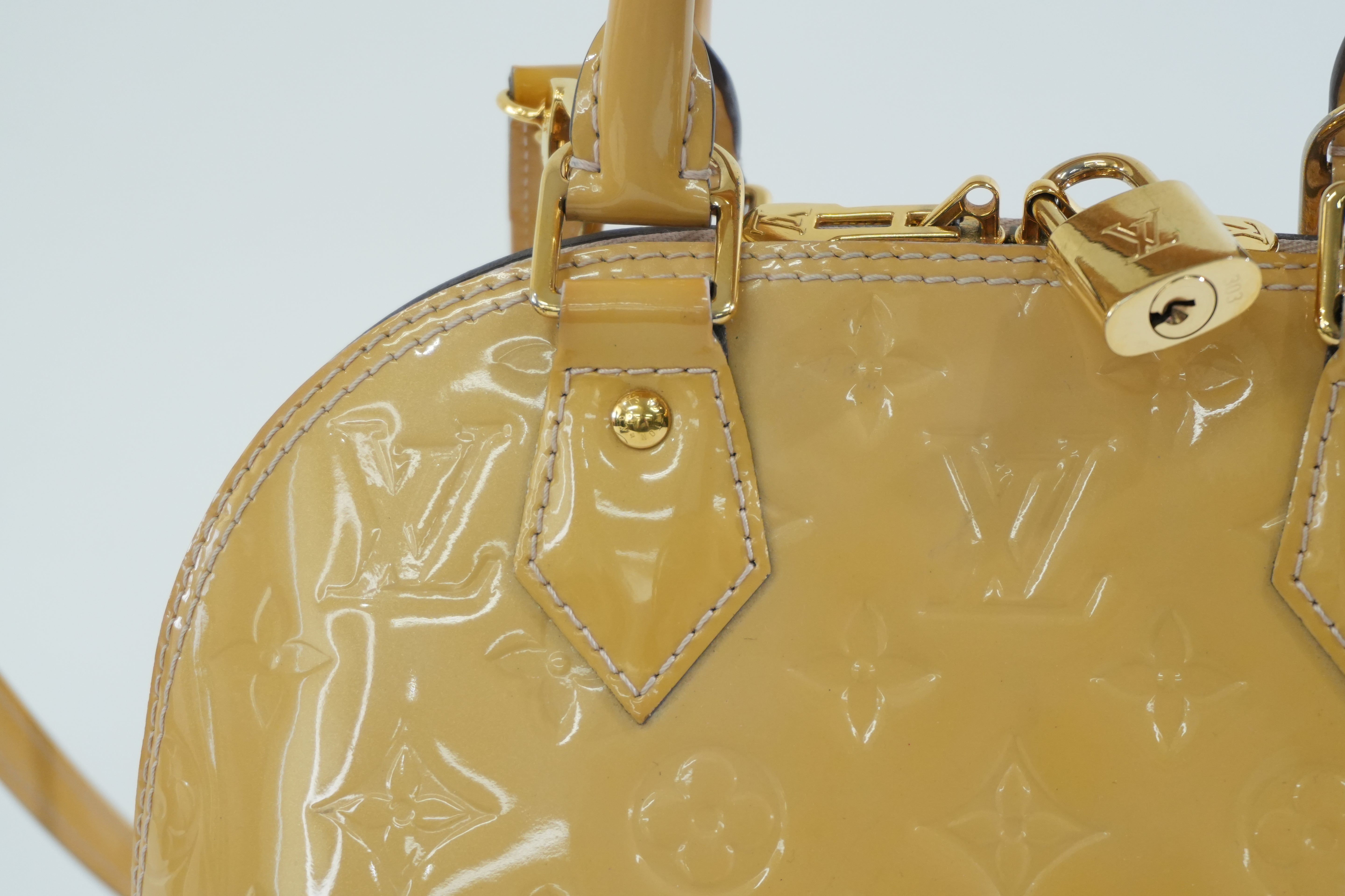Pre-owned Louis Vuitton Vernis Leather Alma BB Yellow Without Clochette
