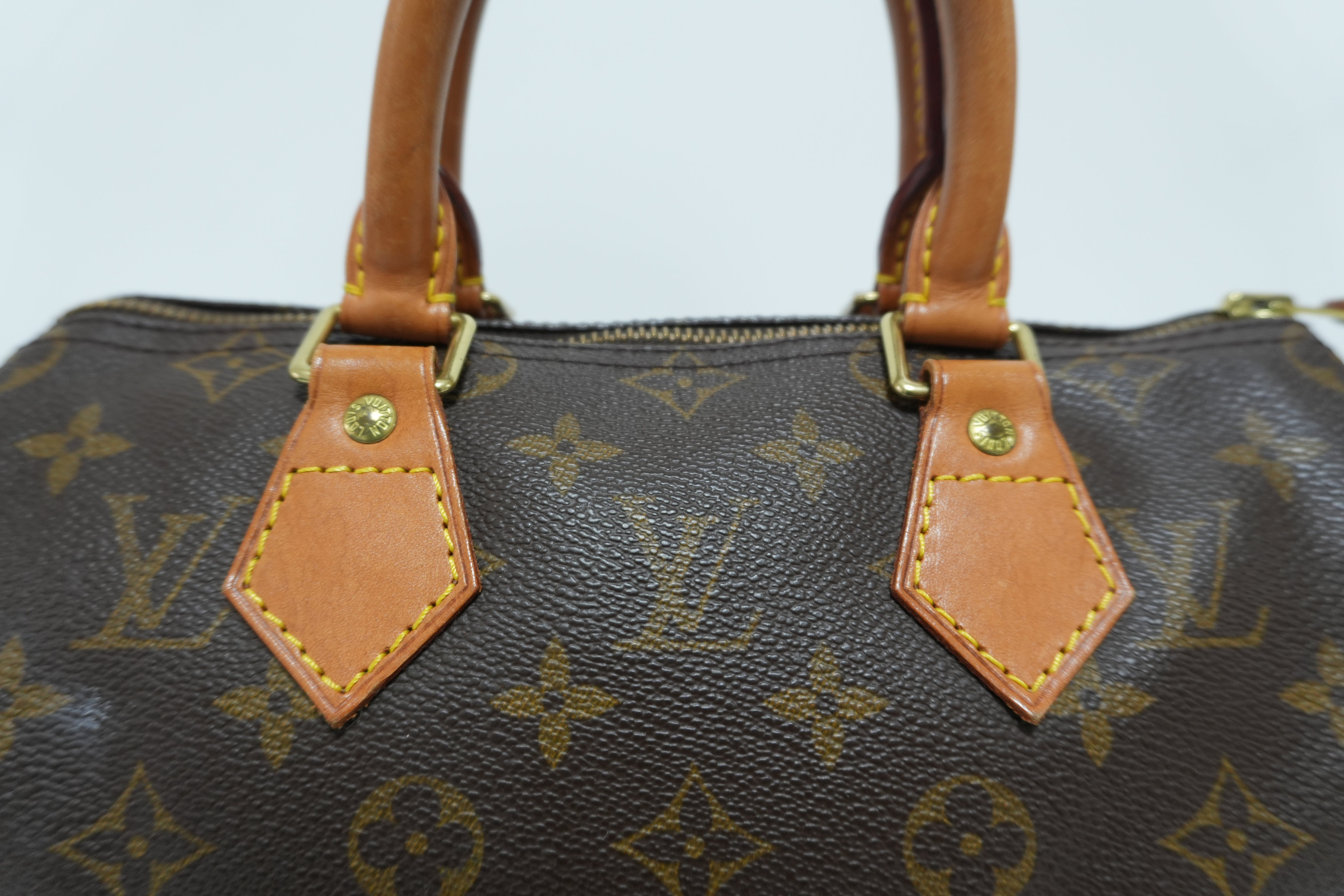 Louis Vuitton Monogram Speedy 25 Handbag Used