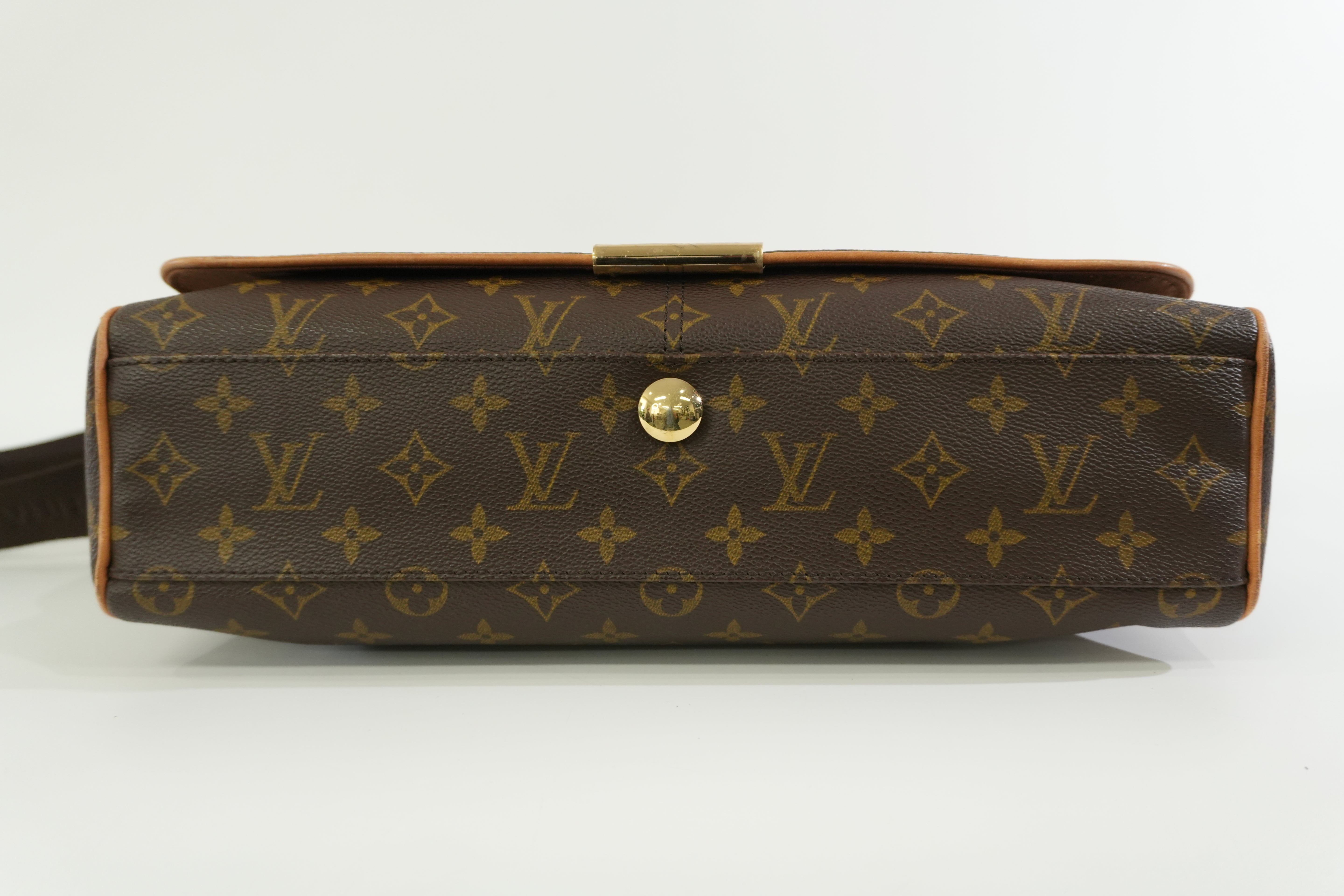 Pre-owned Louis Vuitton Monogram Abesses Messenger Bag