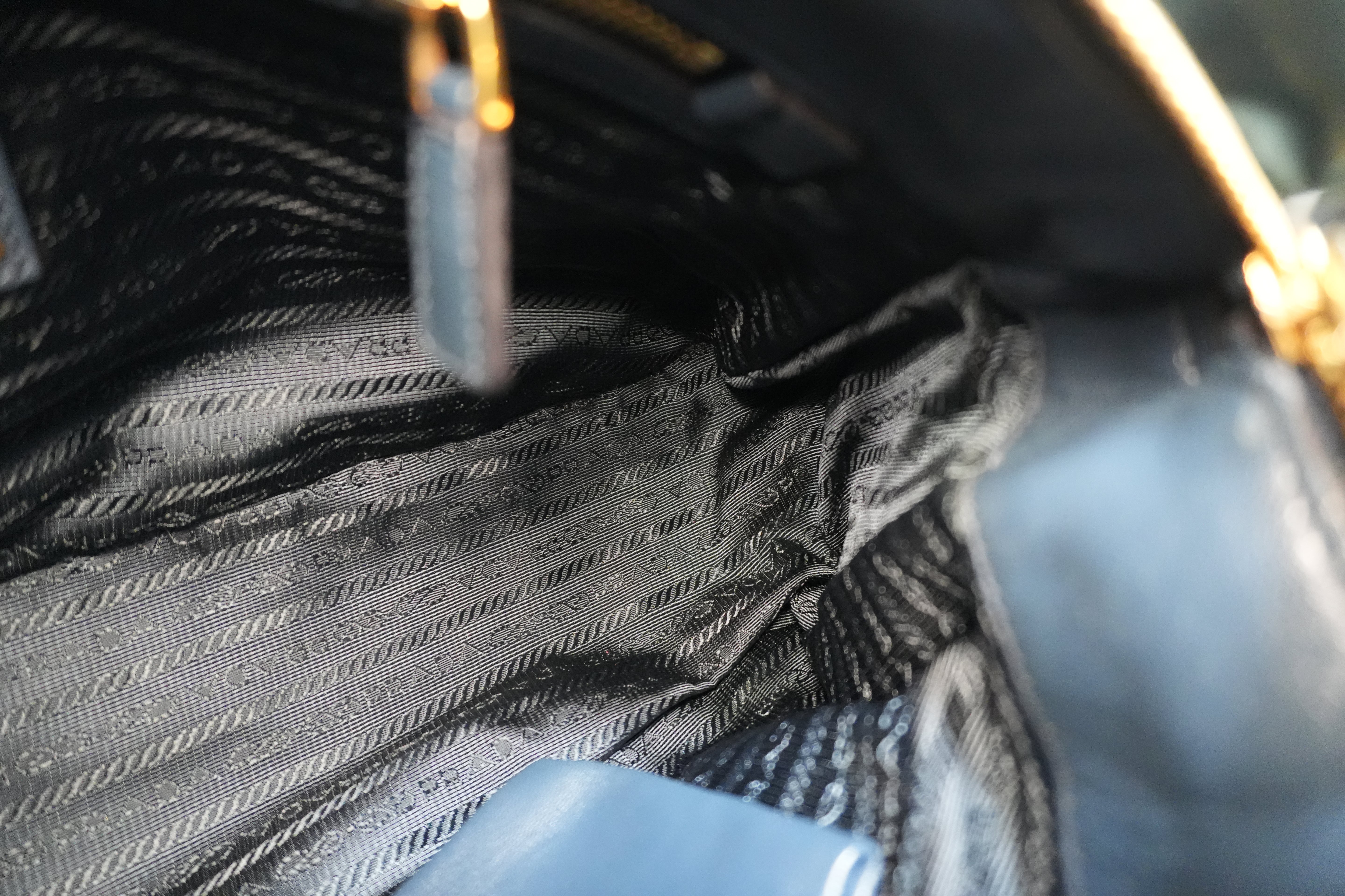 Borsa Prada Gaufre Two Way usata