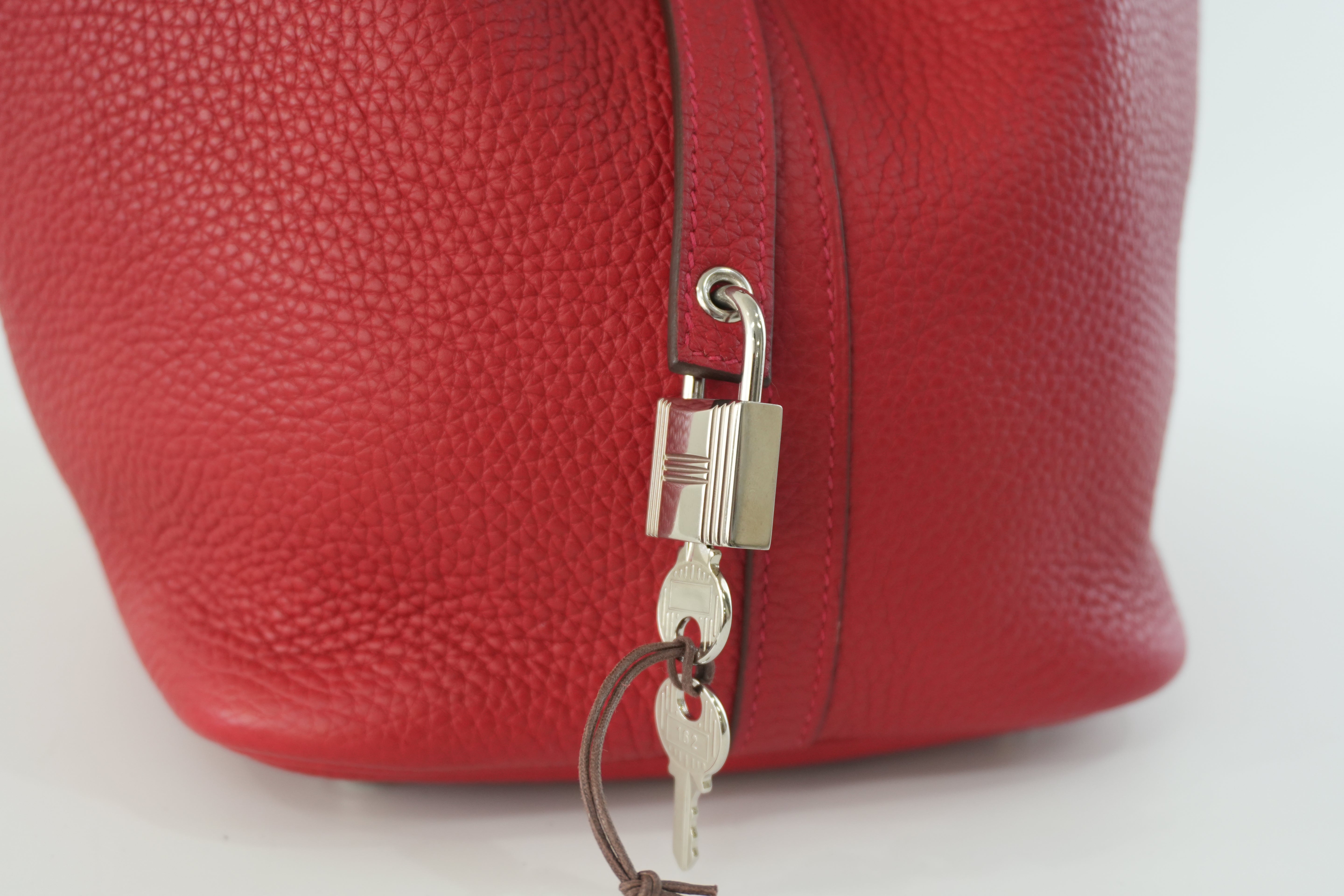 Pre-owned Hermes Picotin MM Handbag Red