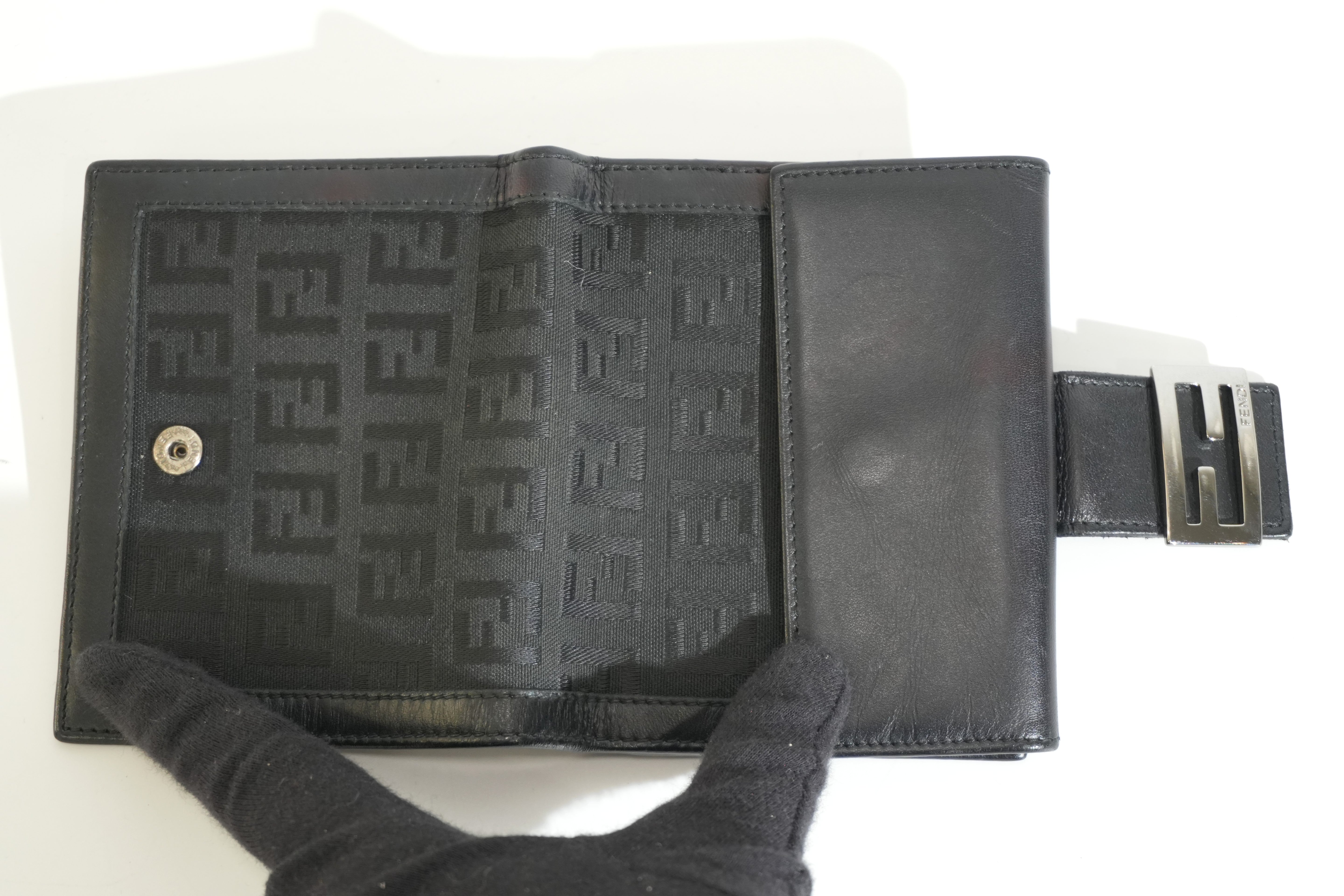 Pre-owned Fendi Zucchino Compact Wallet Black