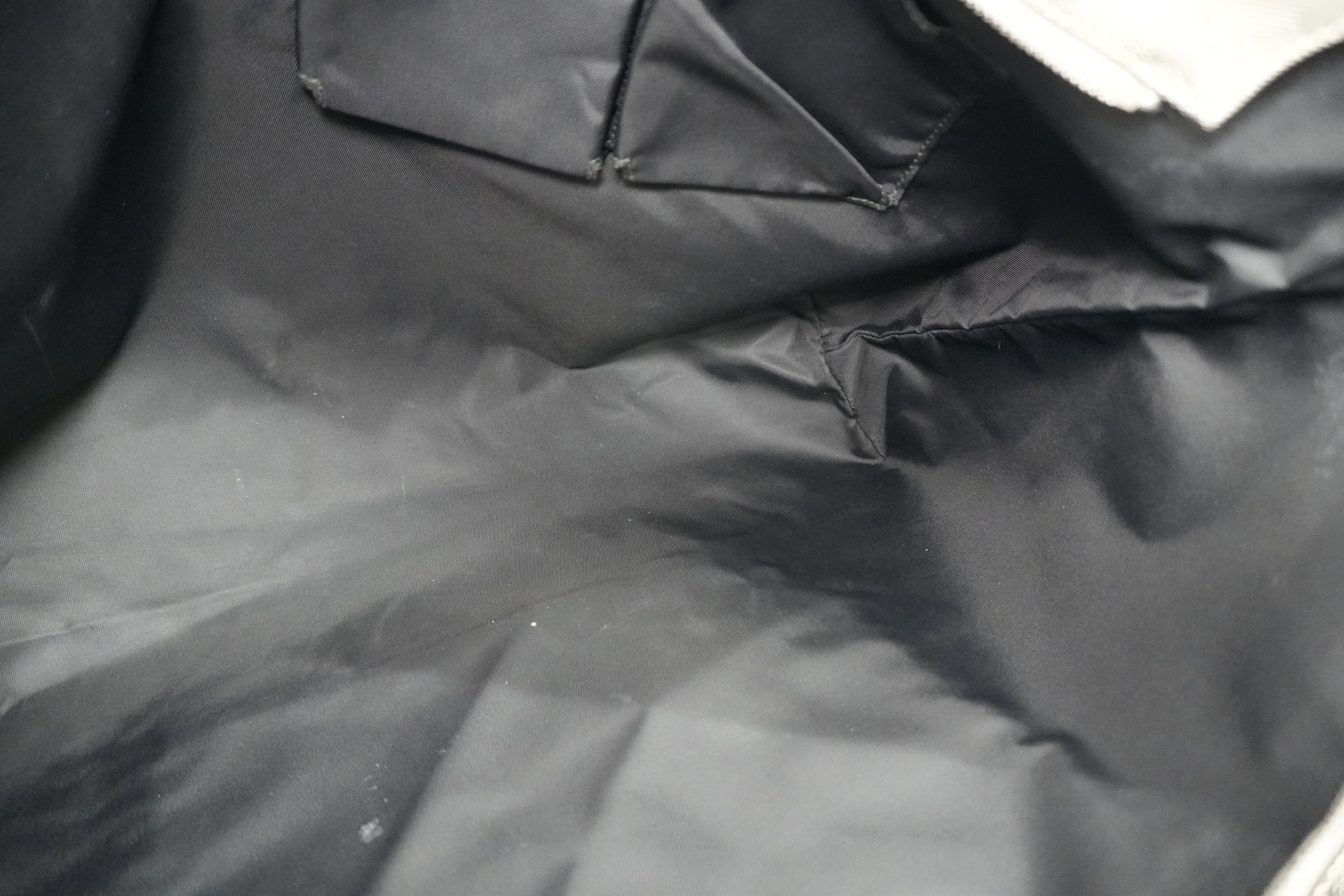 Pre-owned Gucci Metallic Tote Bag SIlver