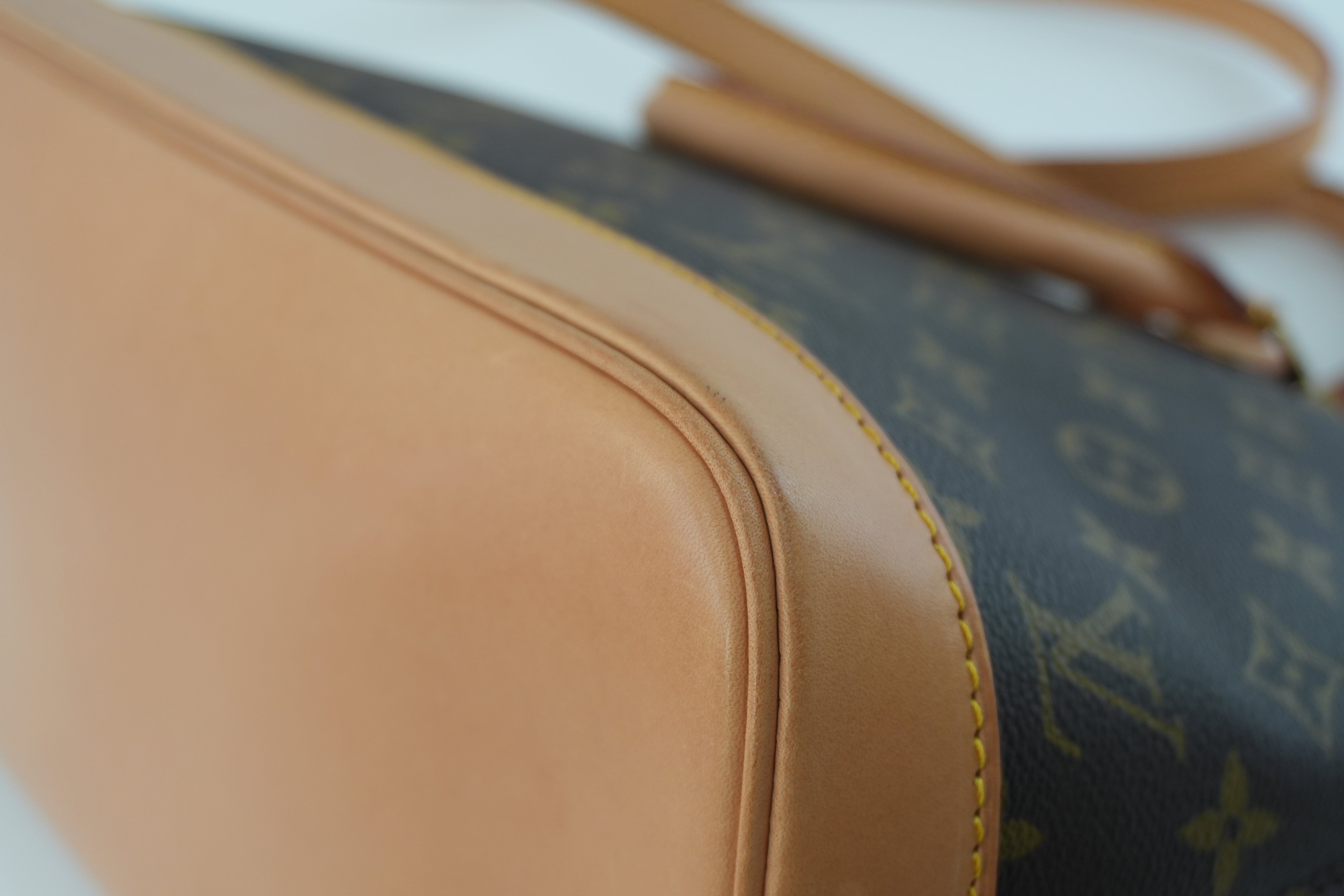 Louis Vuitton Monogram Alma Handbag Used