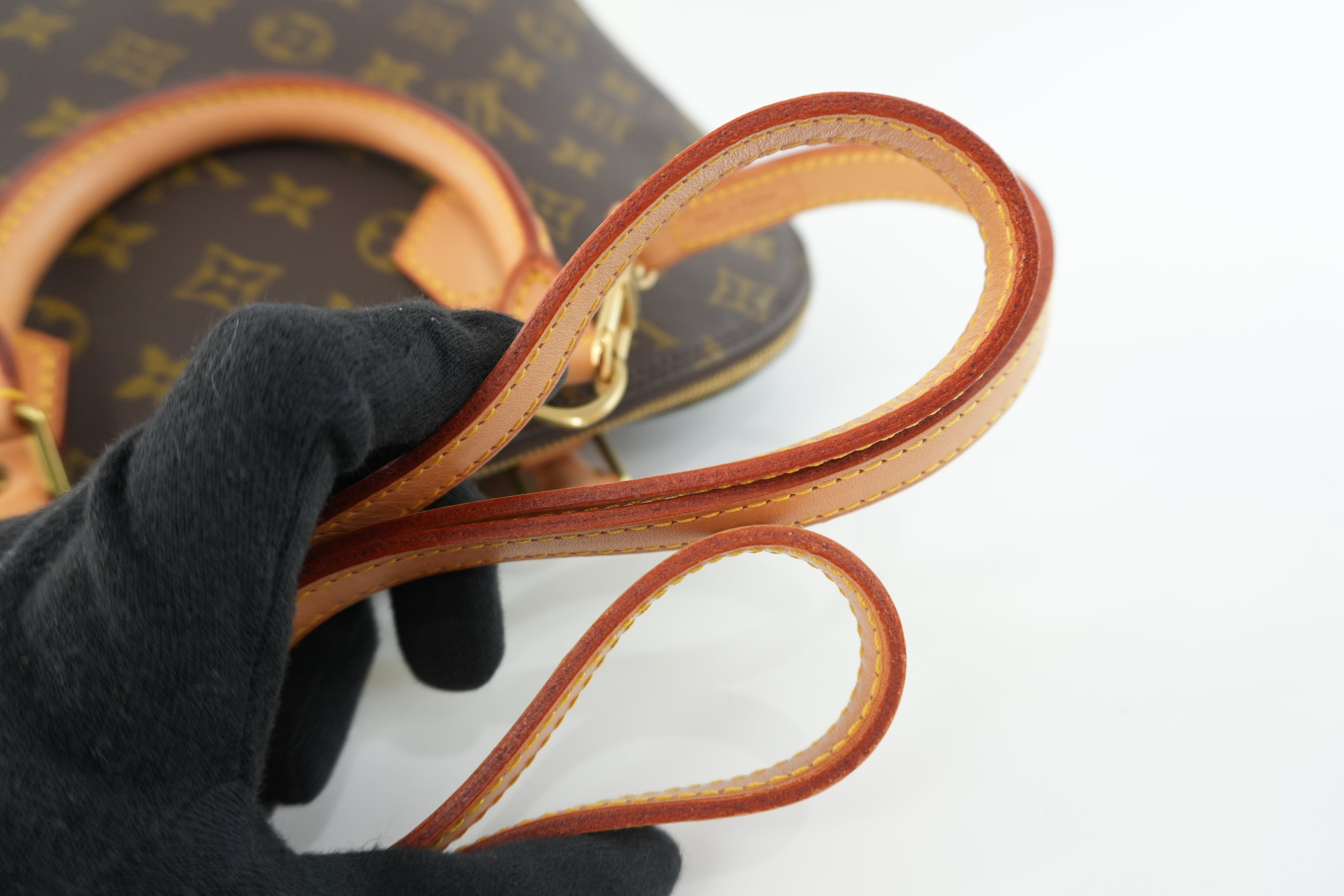 Louis Vuitton Monogram Alma Handbag Used