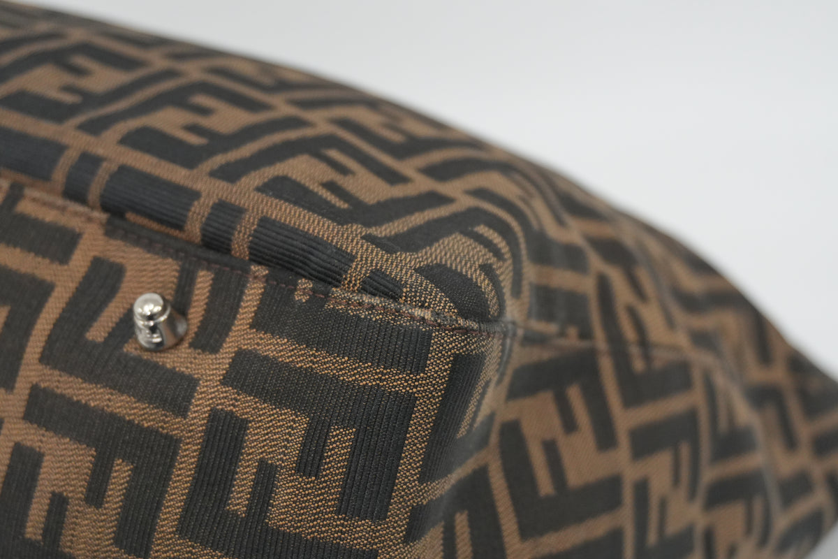 Pre-owned Fendi Zucca Handbag Brown
