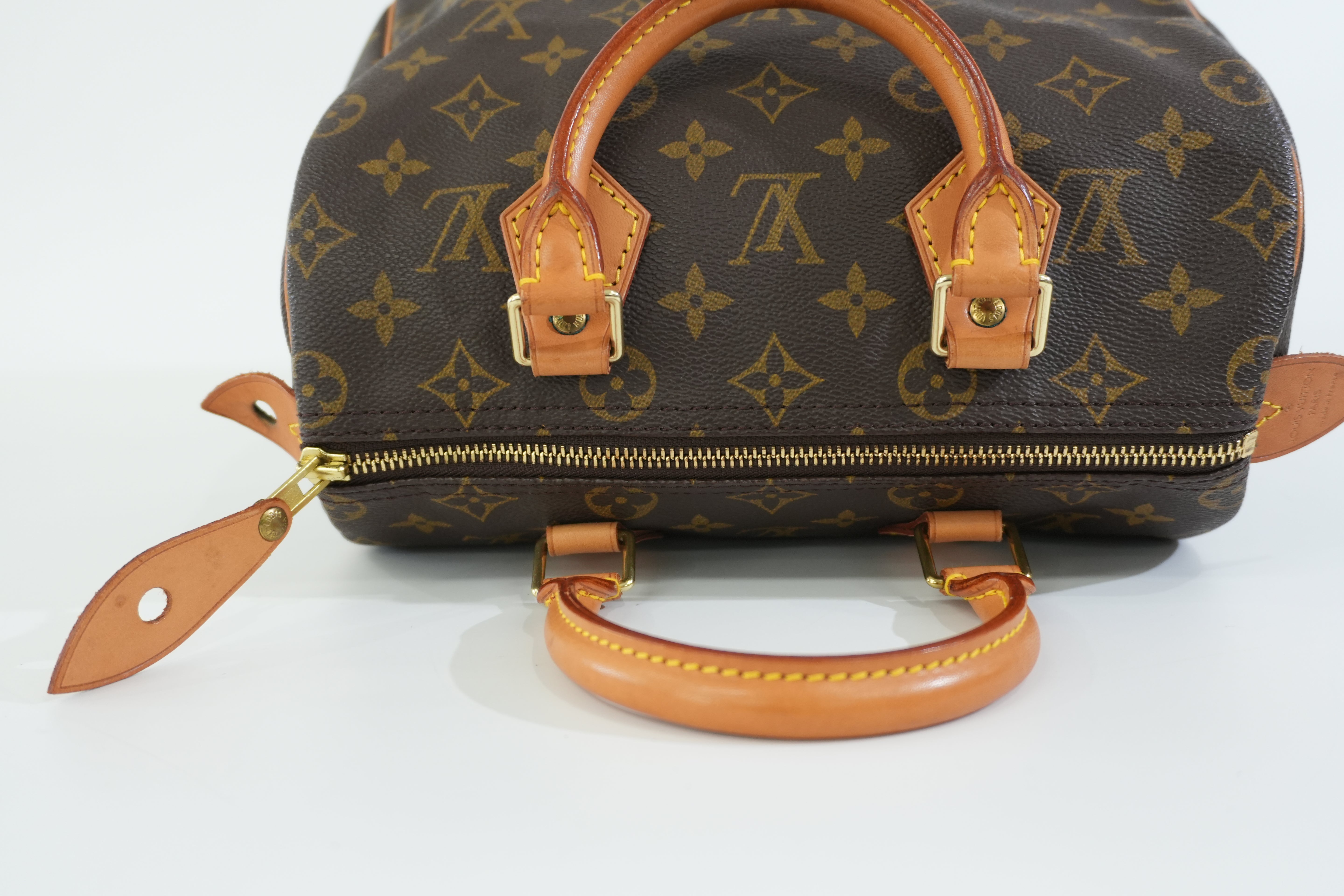 Pre-owned Louis Vuitton Monogram Speedy 25 Handbag