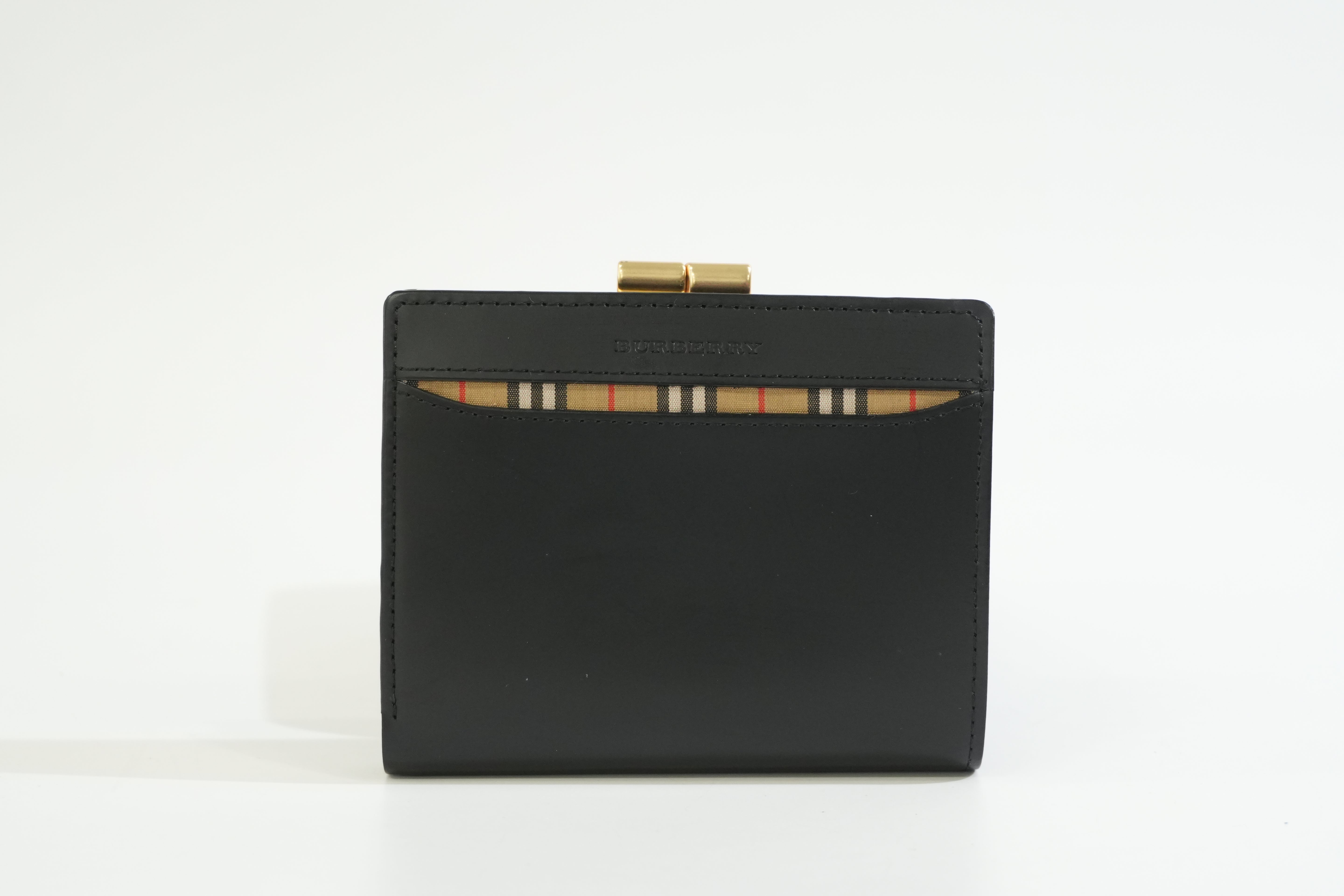 Pre-owned Burberry Compact Wallet Black