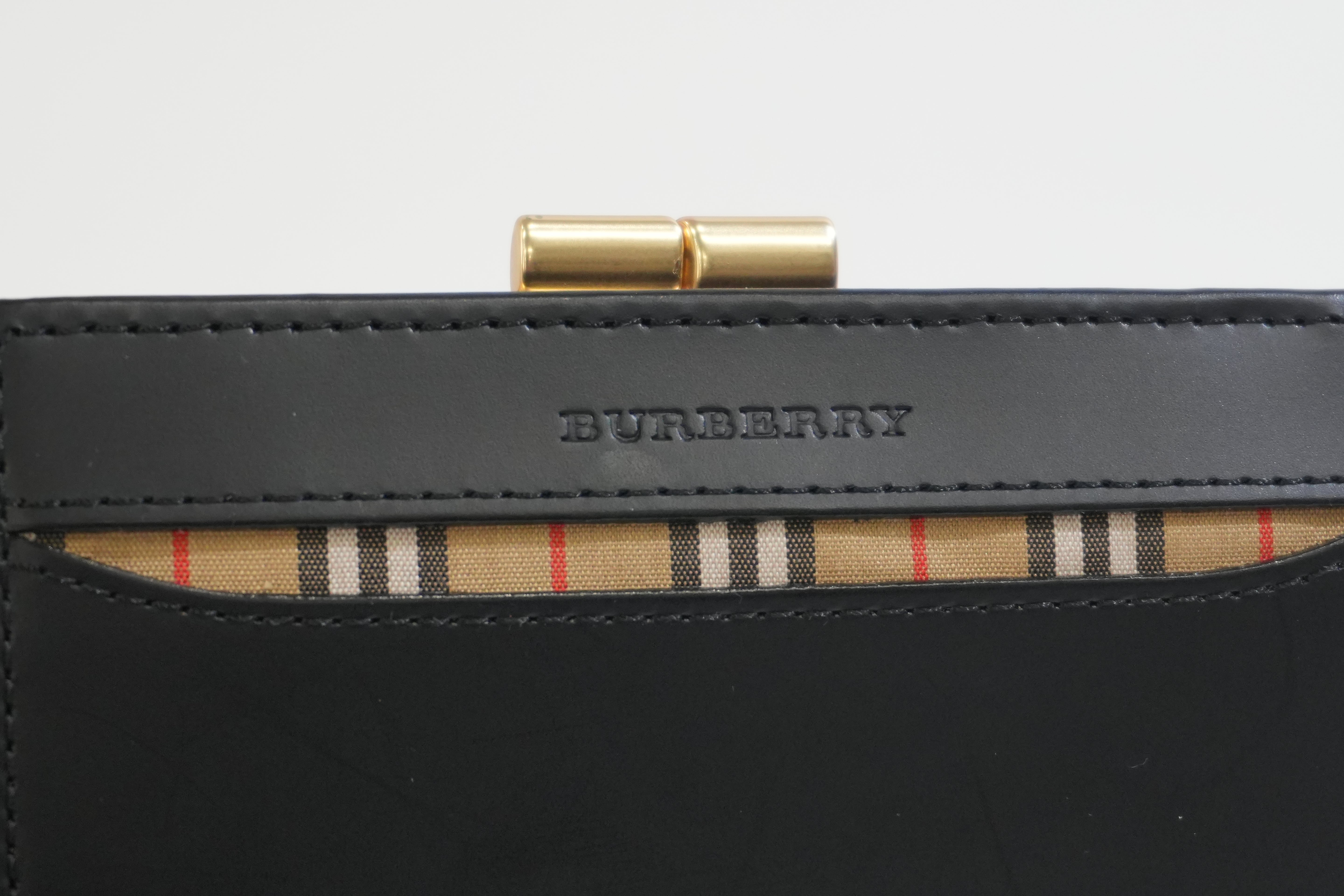 Pre-owned Burberry Compact Wallet Black