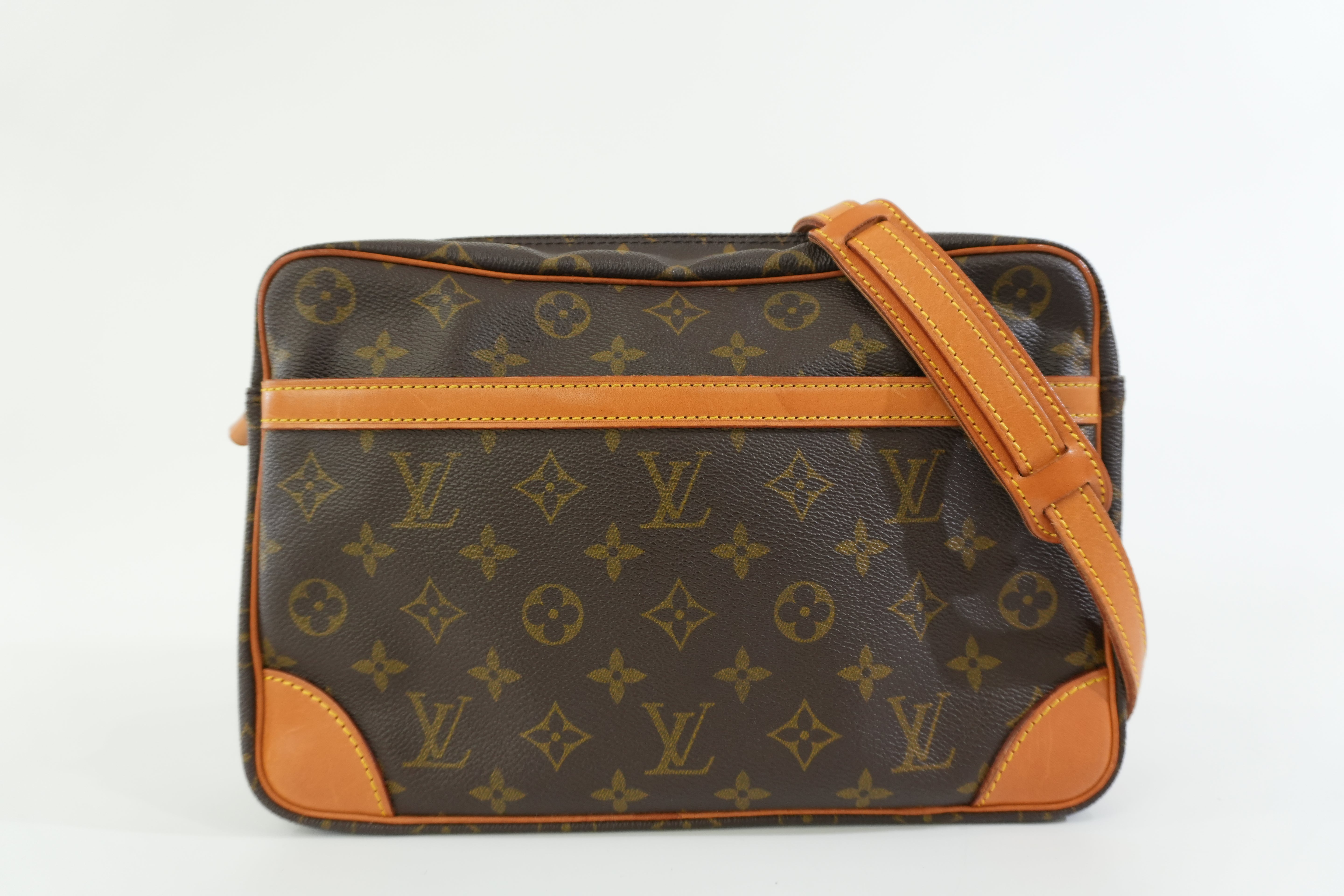 Pre-owned Louis Vuitton Monogram Trocadero GM Shoulder Bag