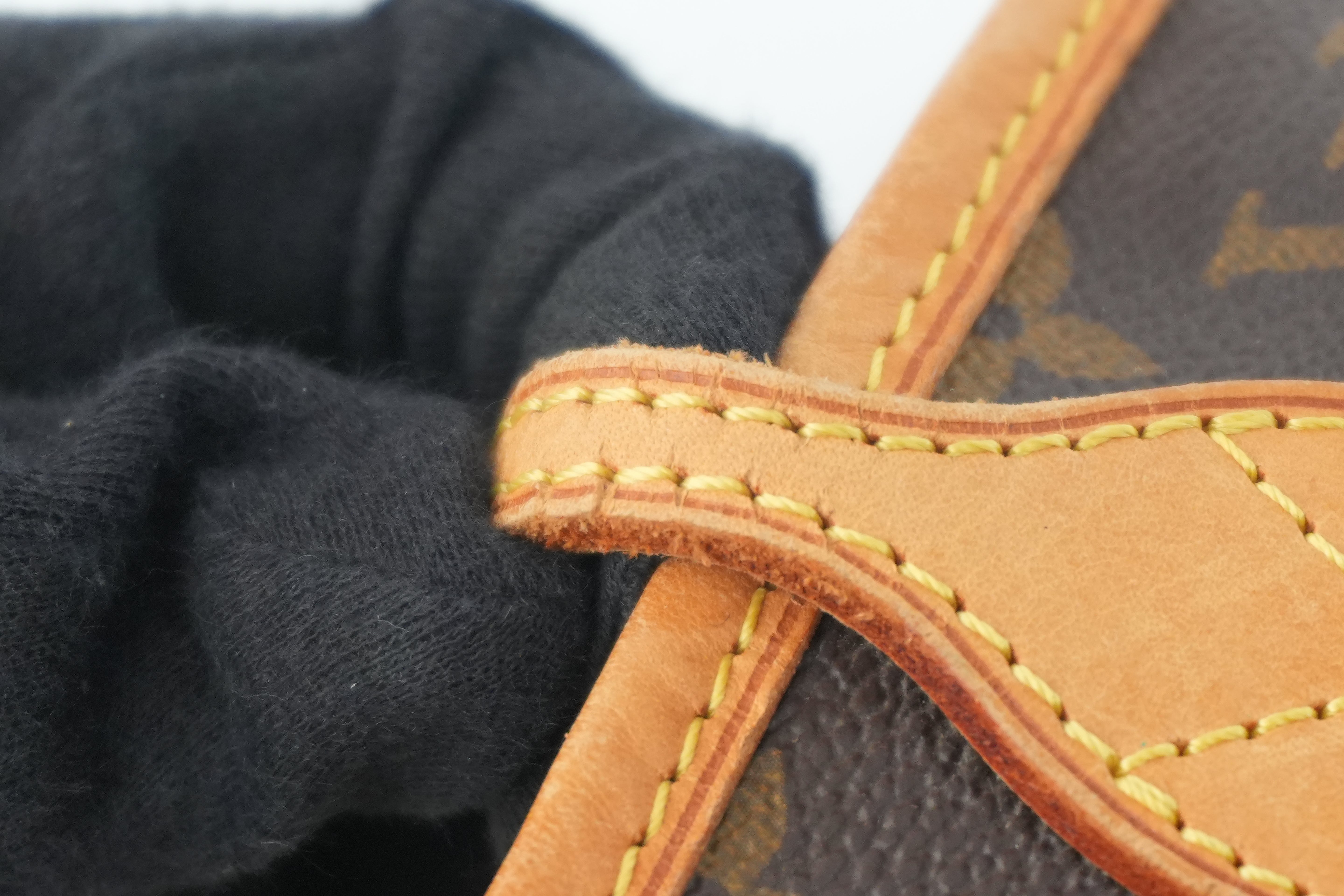 Louis Vuitton Monogram Neverfull MM Shoulder Tote Bag Used