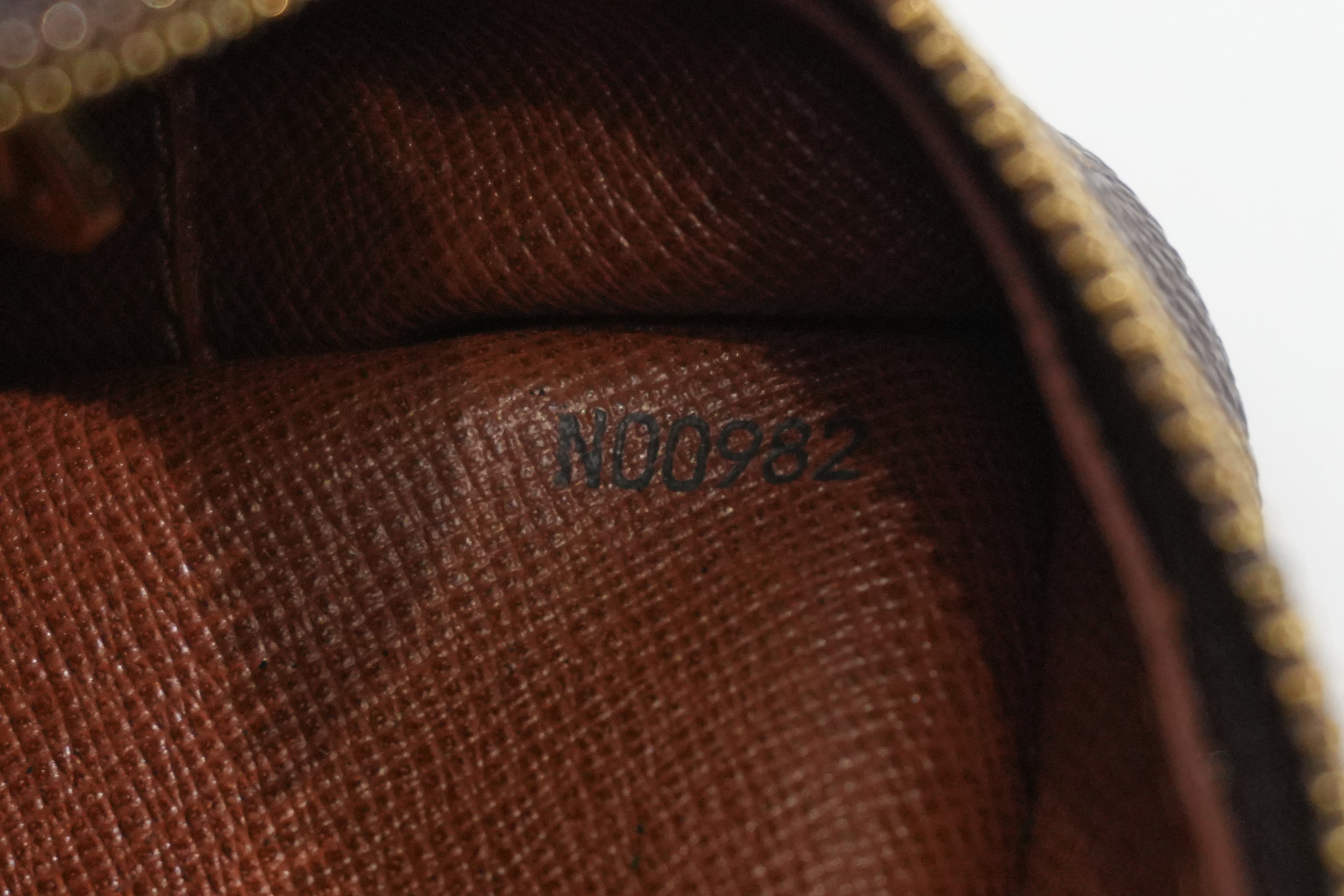 Pre-owned Louis Vuitton Monogram Trocadero GM Shoulder Bag