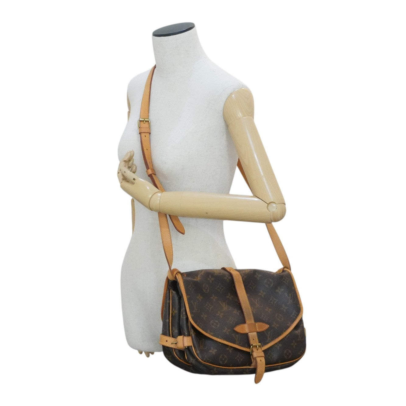 Pre-owned Louis Vuitton Monogram Saumur 30 Crossbody Bag