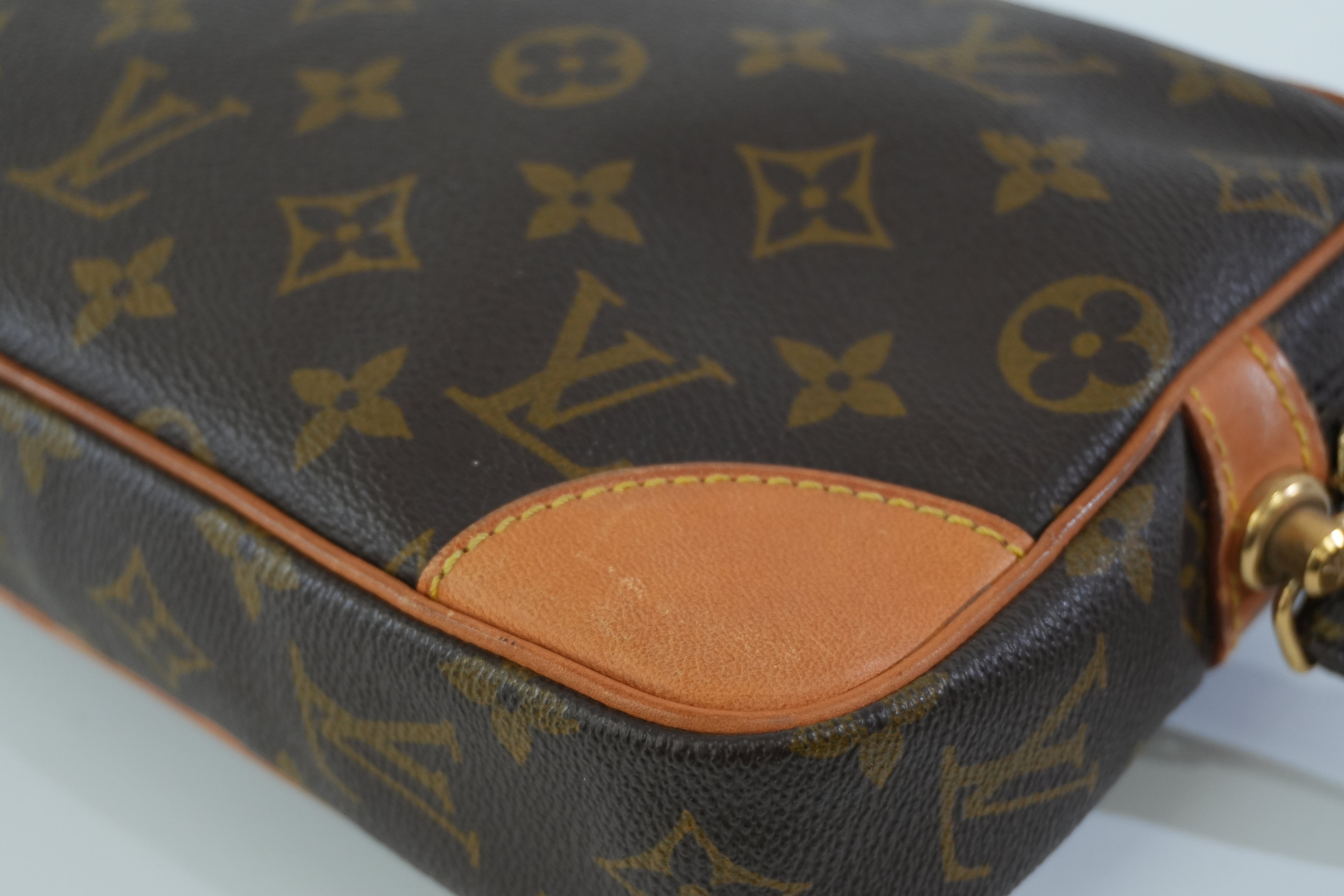 Pre-owned Louis Vuitton Monogram Dragonne GM Clutch Bag
